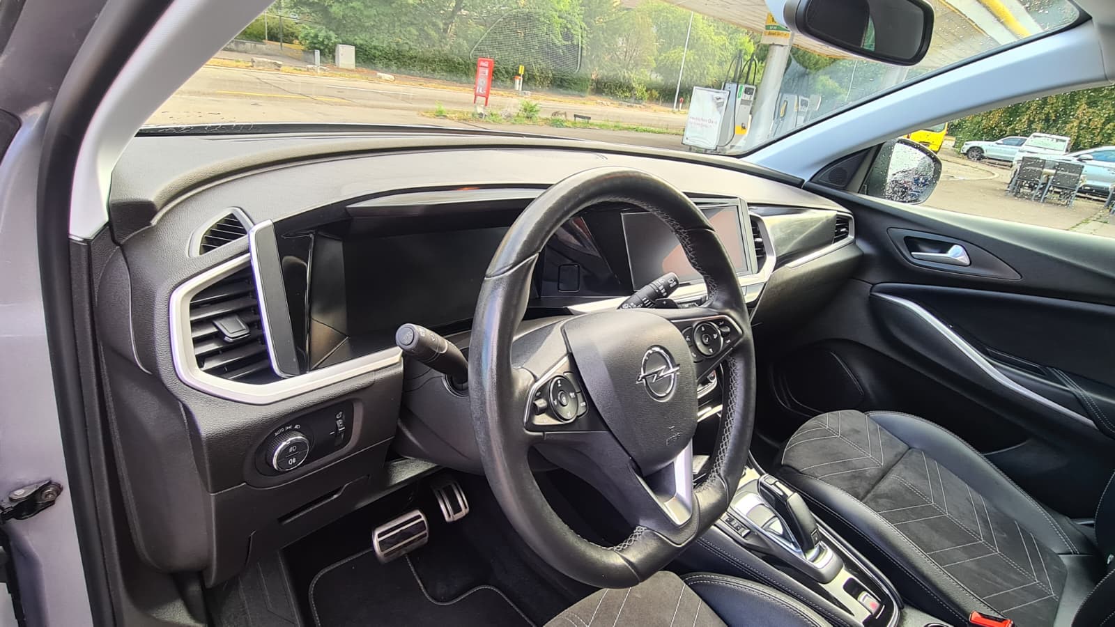OPEL Grandland 1.5CDTi Elegance Automatic ** Alcantara-Leder ** Gr-Navi ** RF-Kamera 360° ** Lenkradheizung ** ACC ** Ab MFK **-image-16