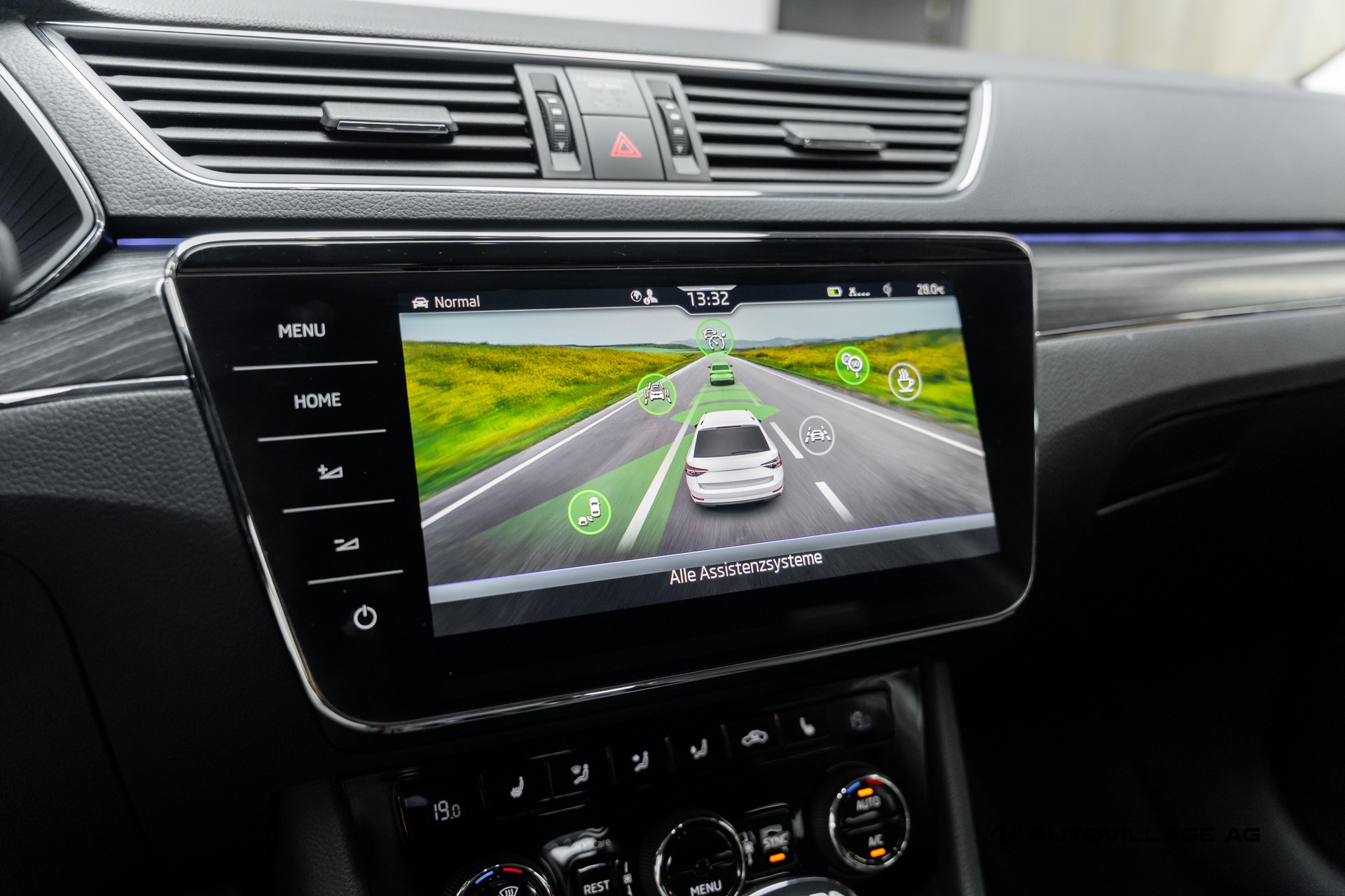 SKODA Superb Combi 2.0 TDi Style 4x4 DSG-image-11