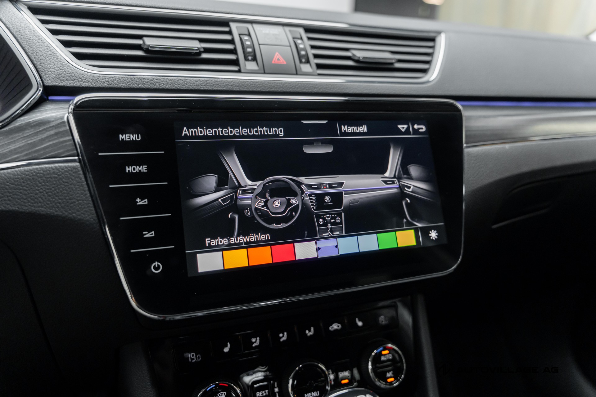 SKODA Superb Combi 2.0 TDi Style 4x4 DSG-image-12