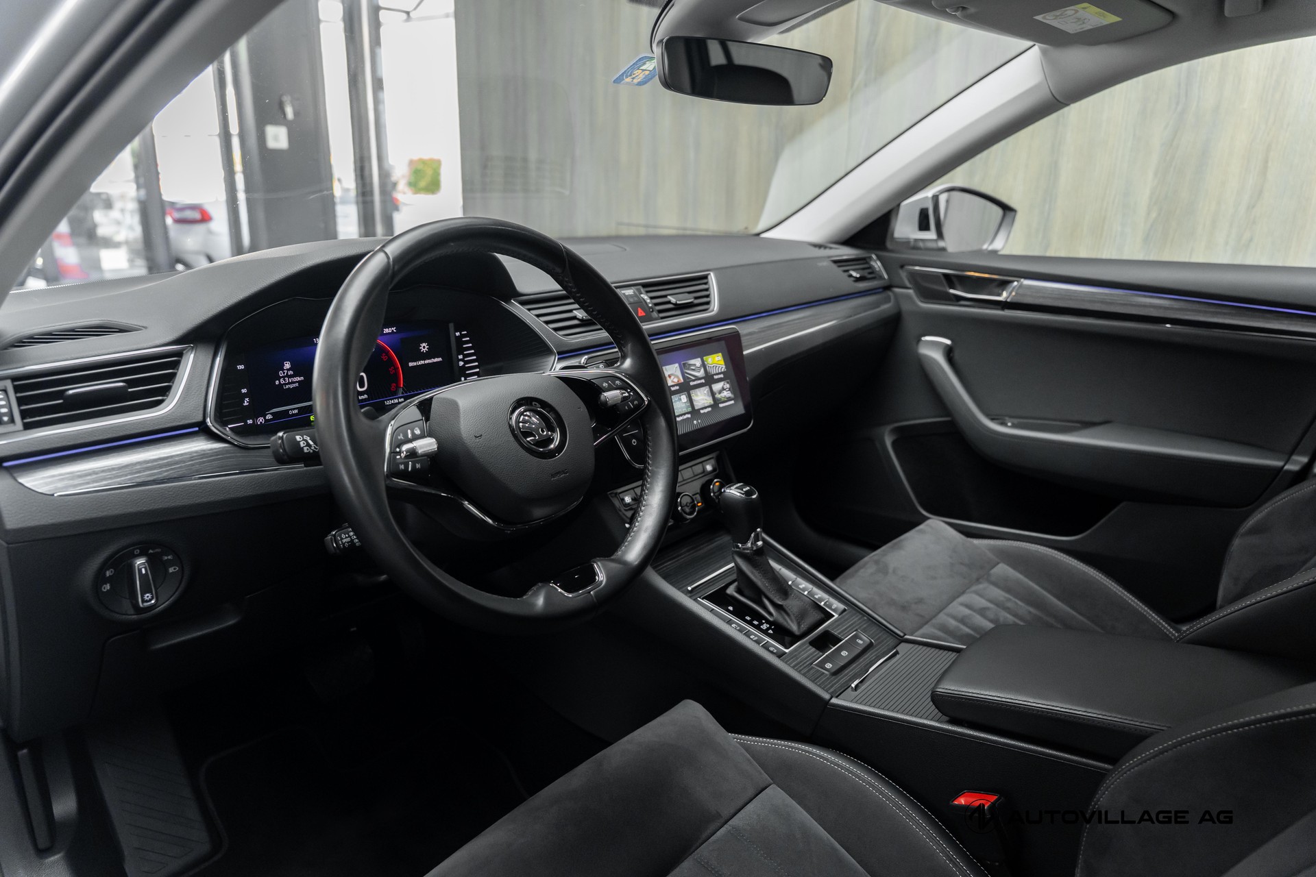 SKODA Superb Combi 2.0 TDi Style 4x4 DSG-image-3