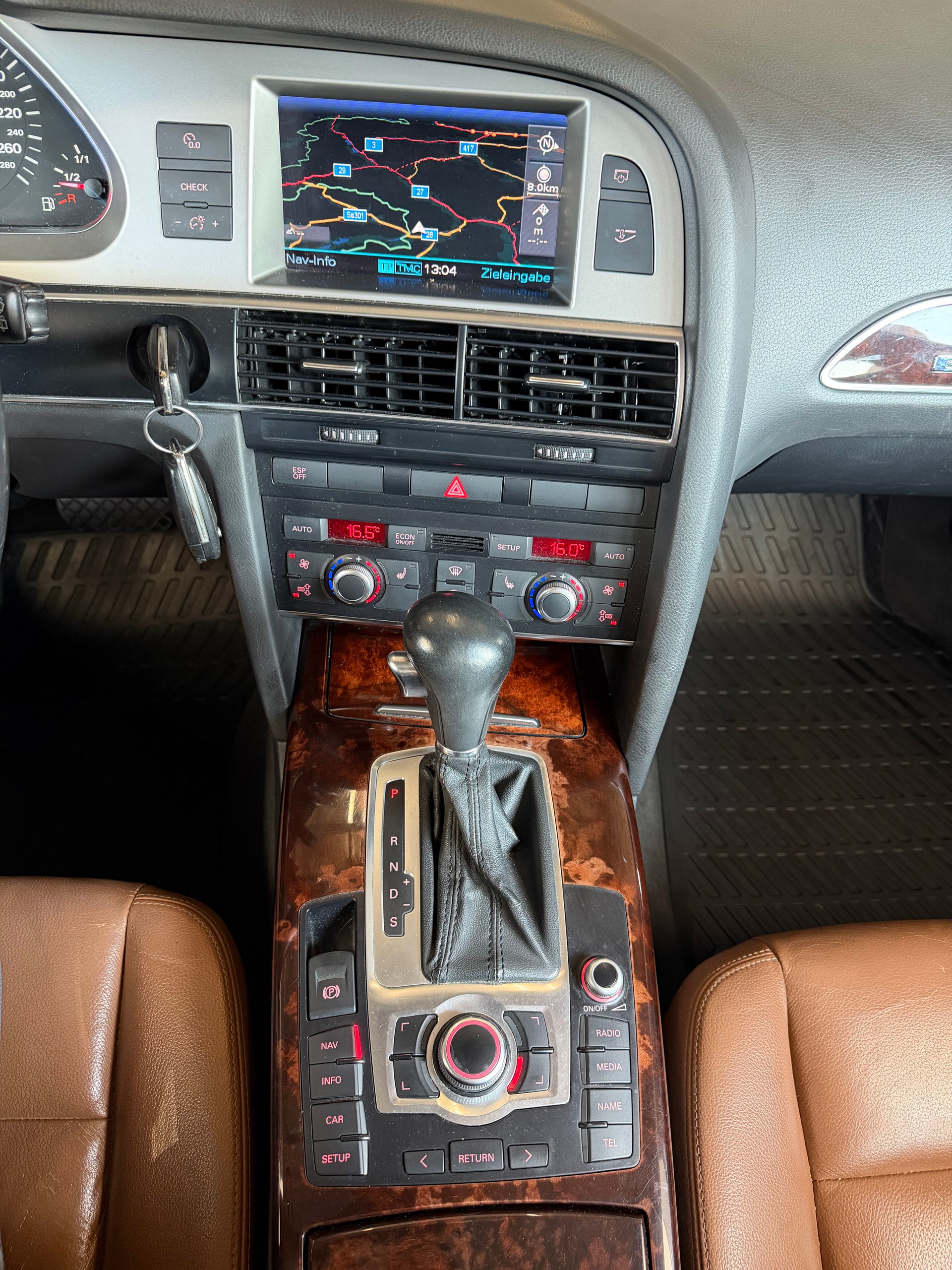 AUDI A6 Avant 3.0 V6 TDI quattro-image-14