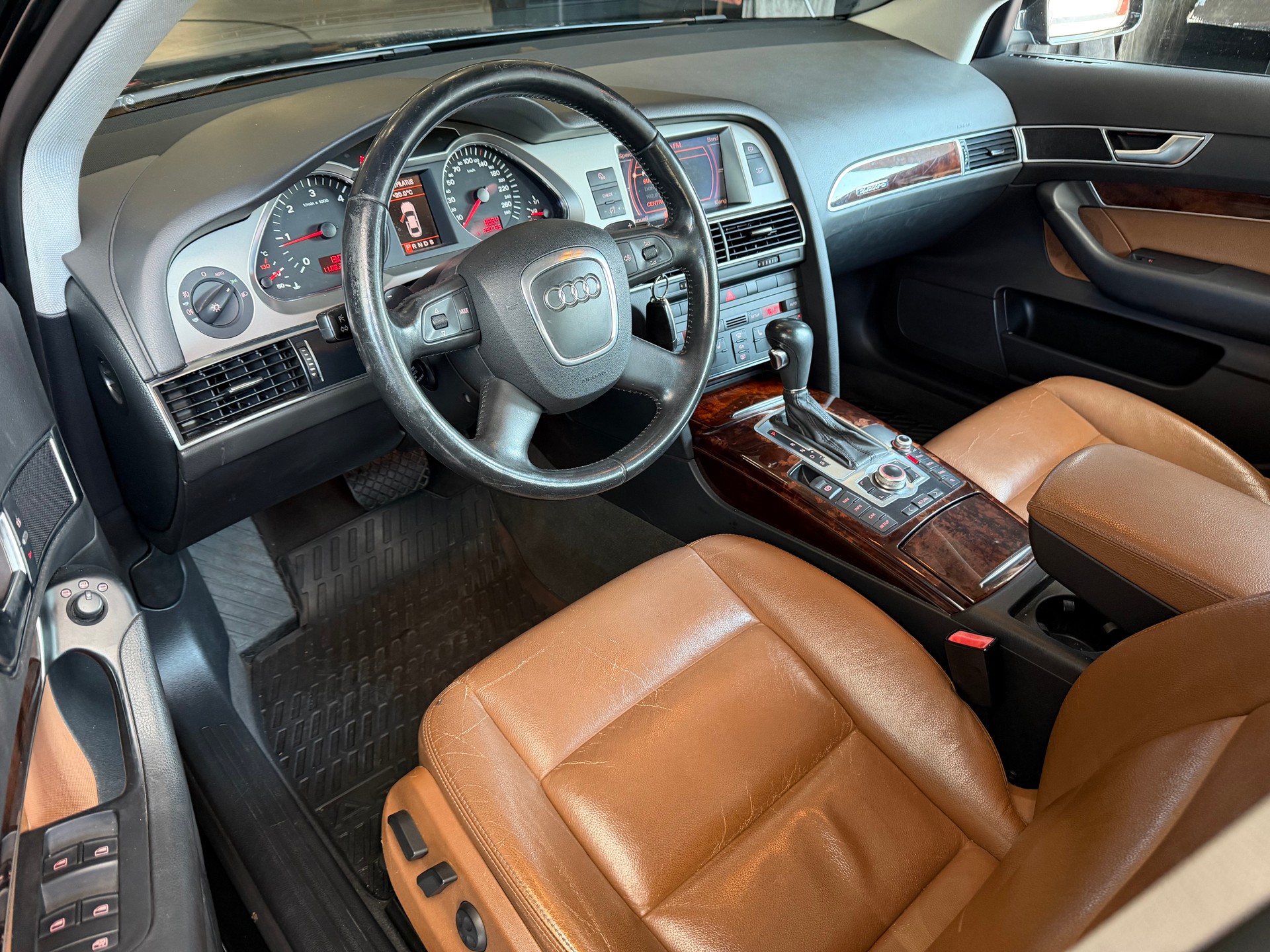 AUDI A6 Avant 3.0 V6 TDI quattro-image-8