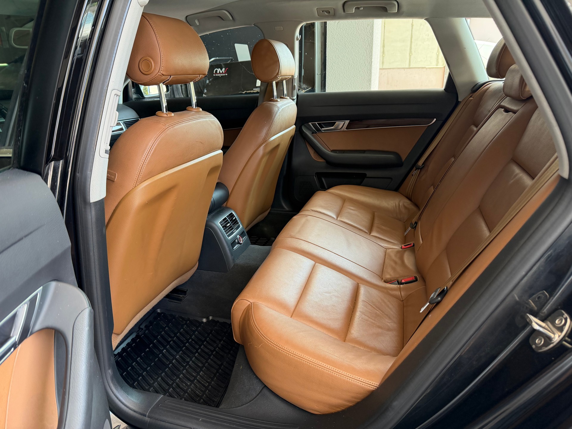 AUDI A6 Avant 3.0 V6 TDI quattro-image-10
