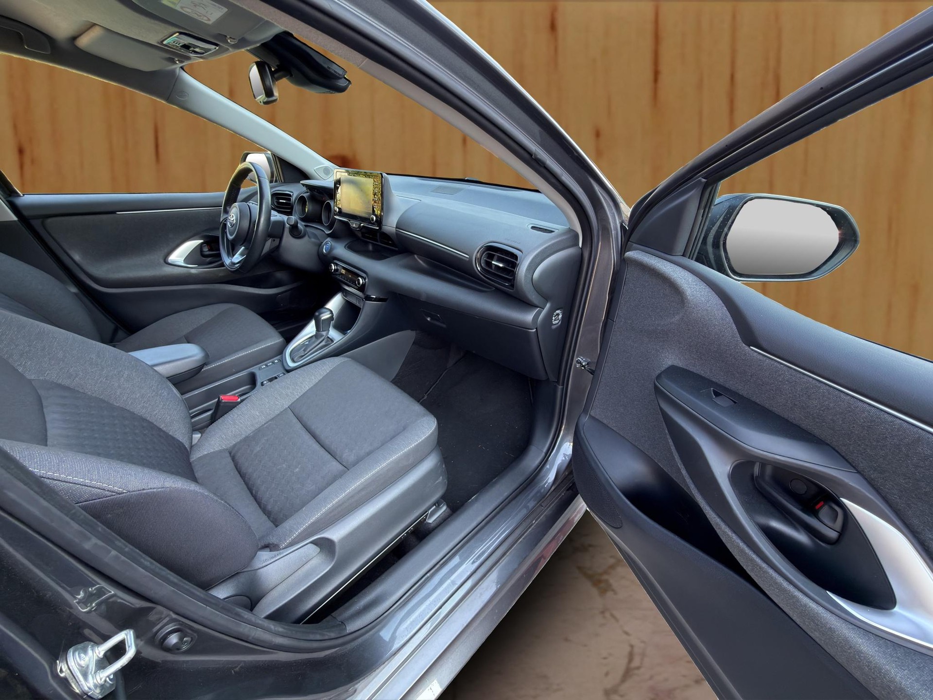 TOYOTA Yaris 1.5 VVT-i HSD Trend-image-10