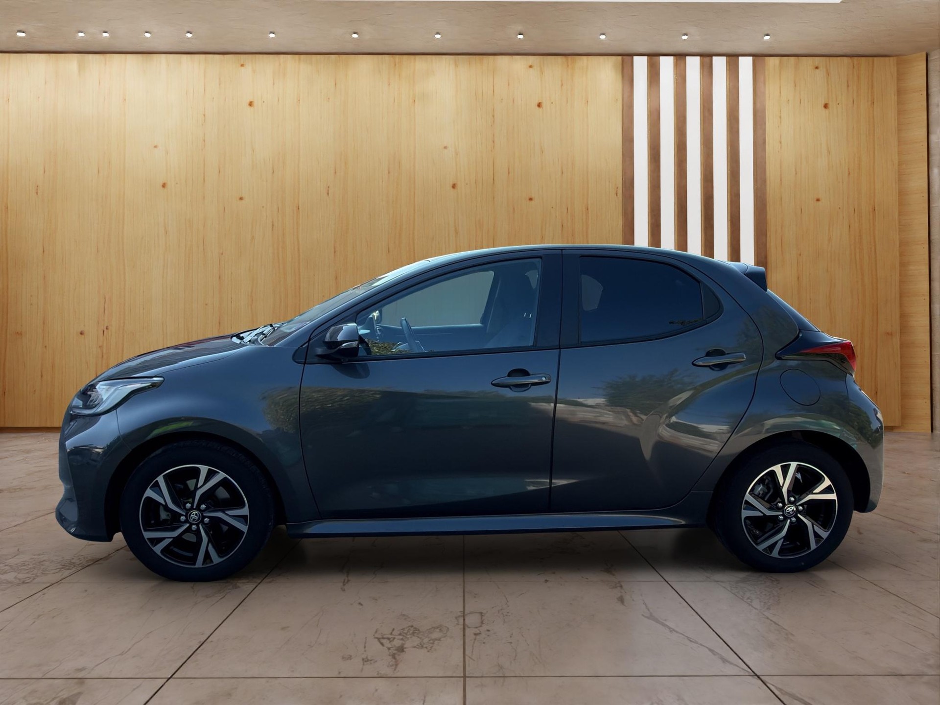 TOYOTA Yaris 1.5 VVT-i HSD Trend-image-2