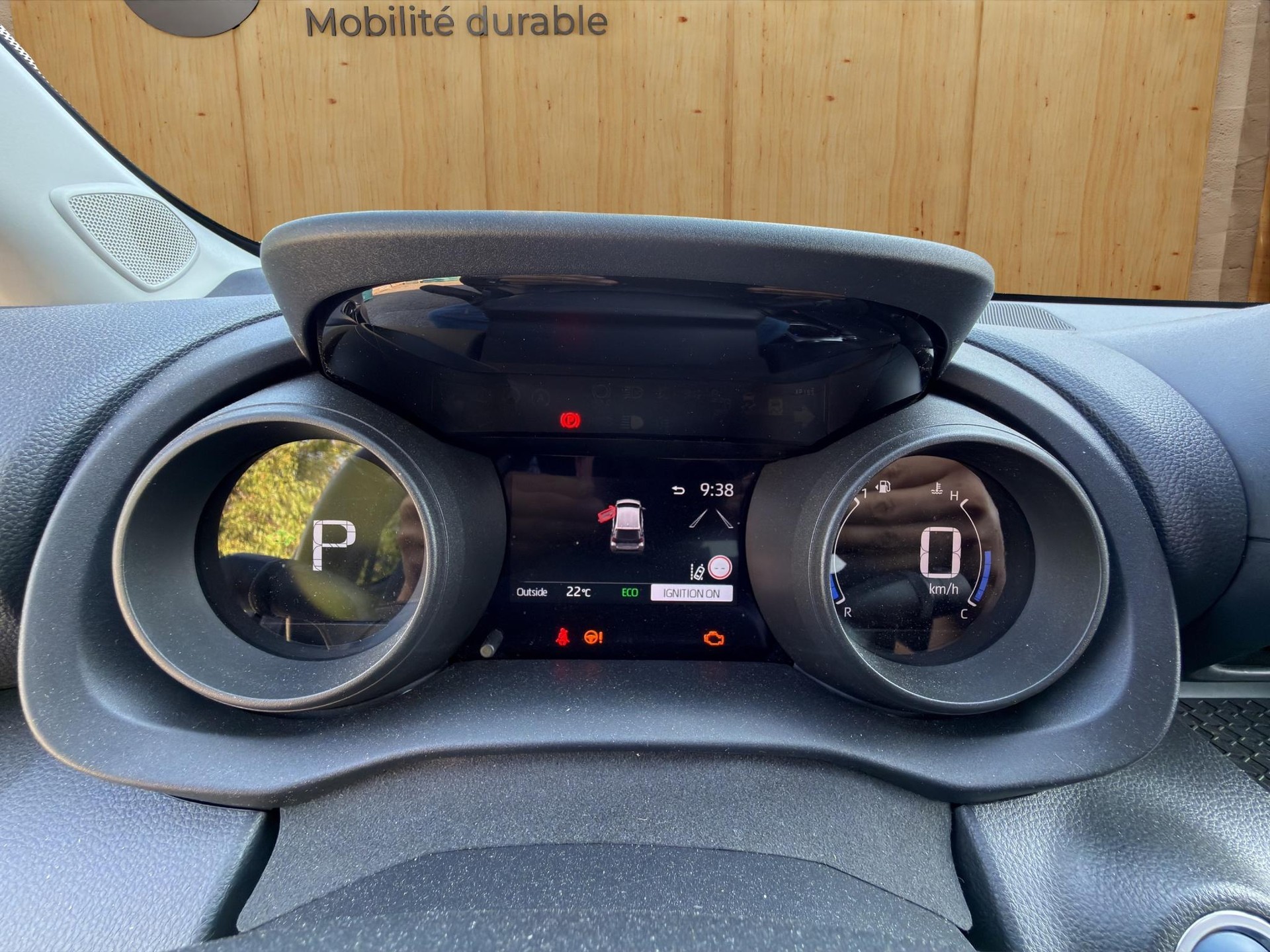 TOYOTA Yaris 1.5 VVT-i HSD Trend-image-12