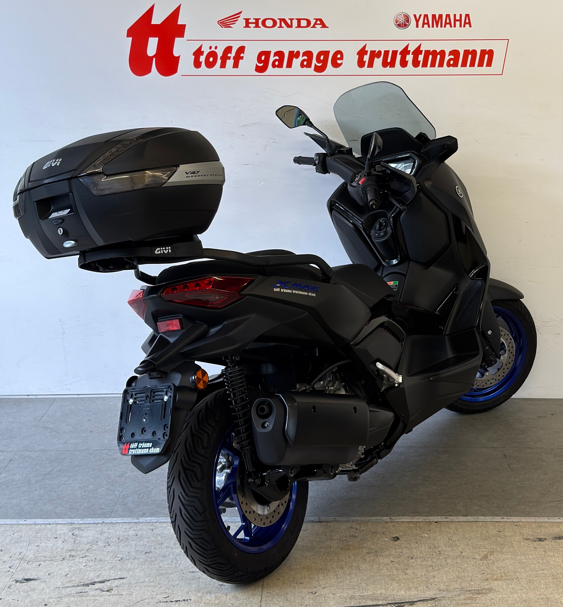 YAMAHA X-Max 300-showroom-element-3