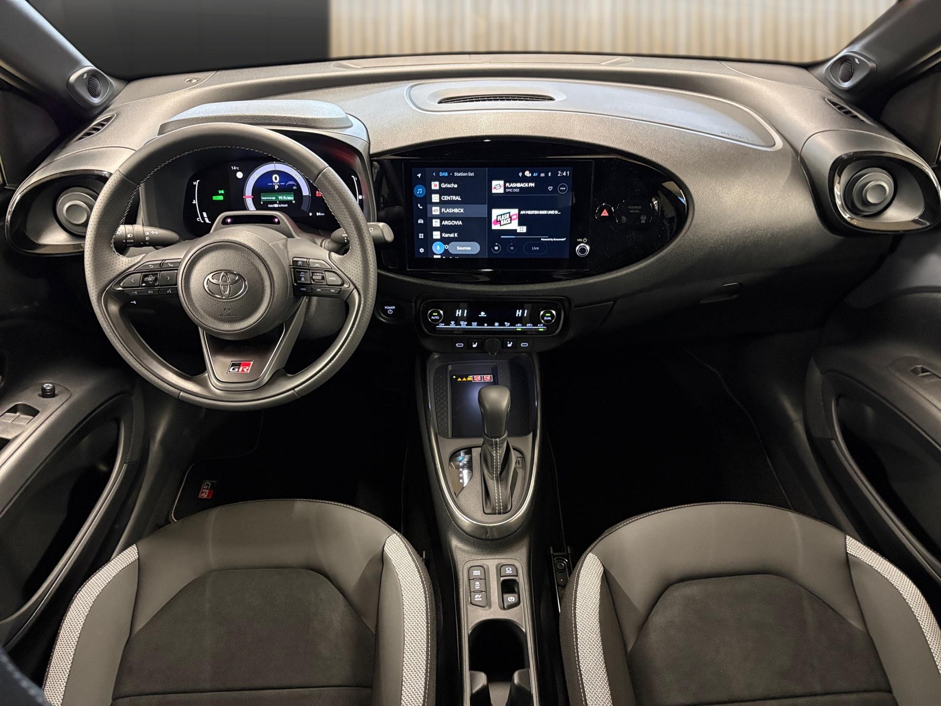 TOYOTA Aygo X 1.5 GR Sport e-CVT-image-14