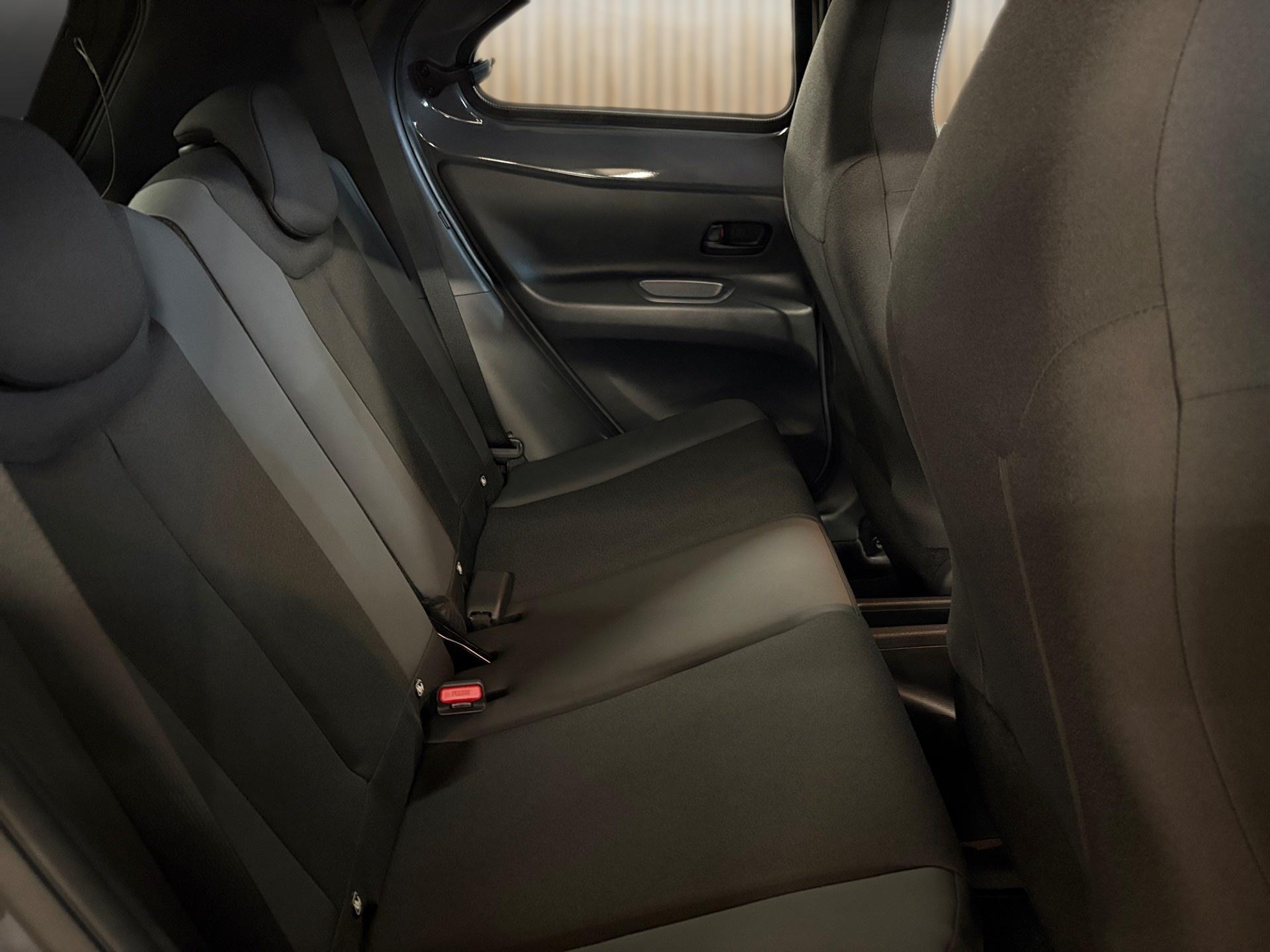 TOYOTA Aygo X 1.5 GR Sport e-CVT-image-15