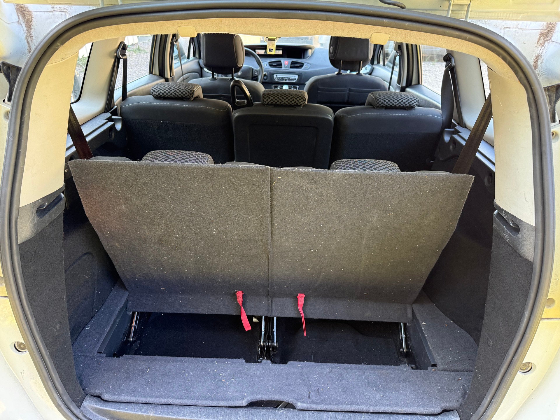 RENAULT Grand Scénic 1.5 dCi Dynamique EDC-image-8