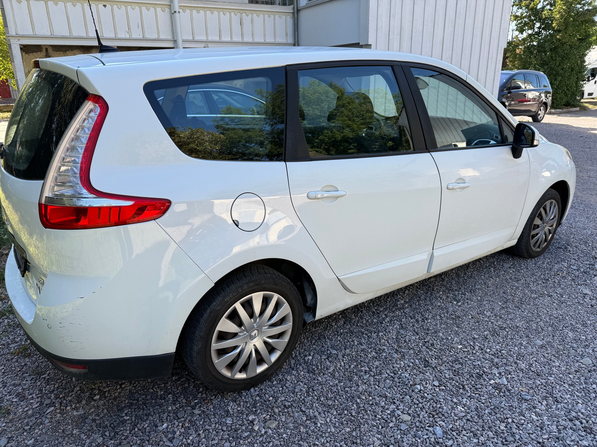 RENAULT Grand Scénic 1.5 dCi Dynamique EDC-image-5