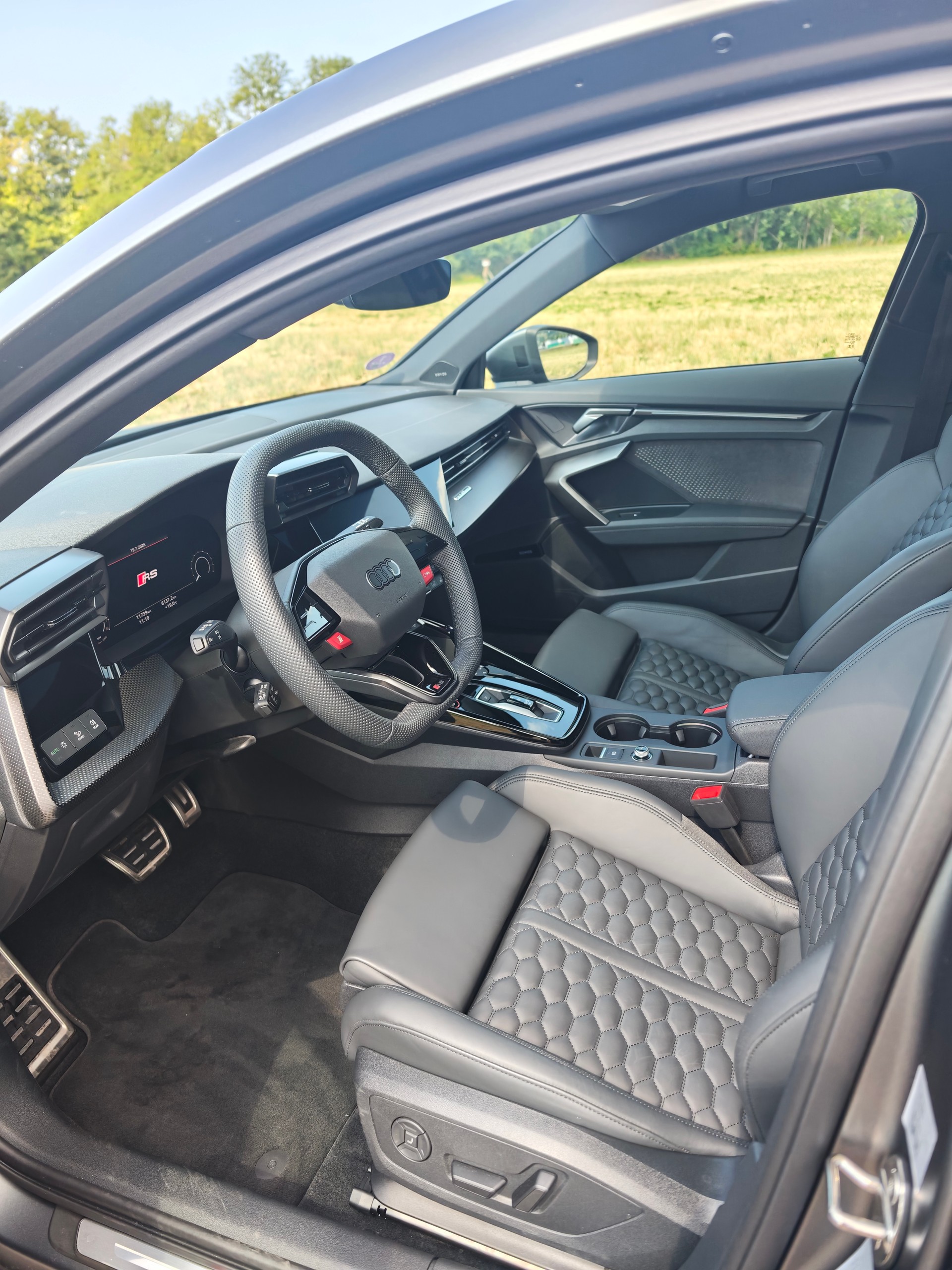 AUDI 2.5 TFSI quattro S-Tronic-image-4