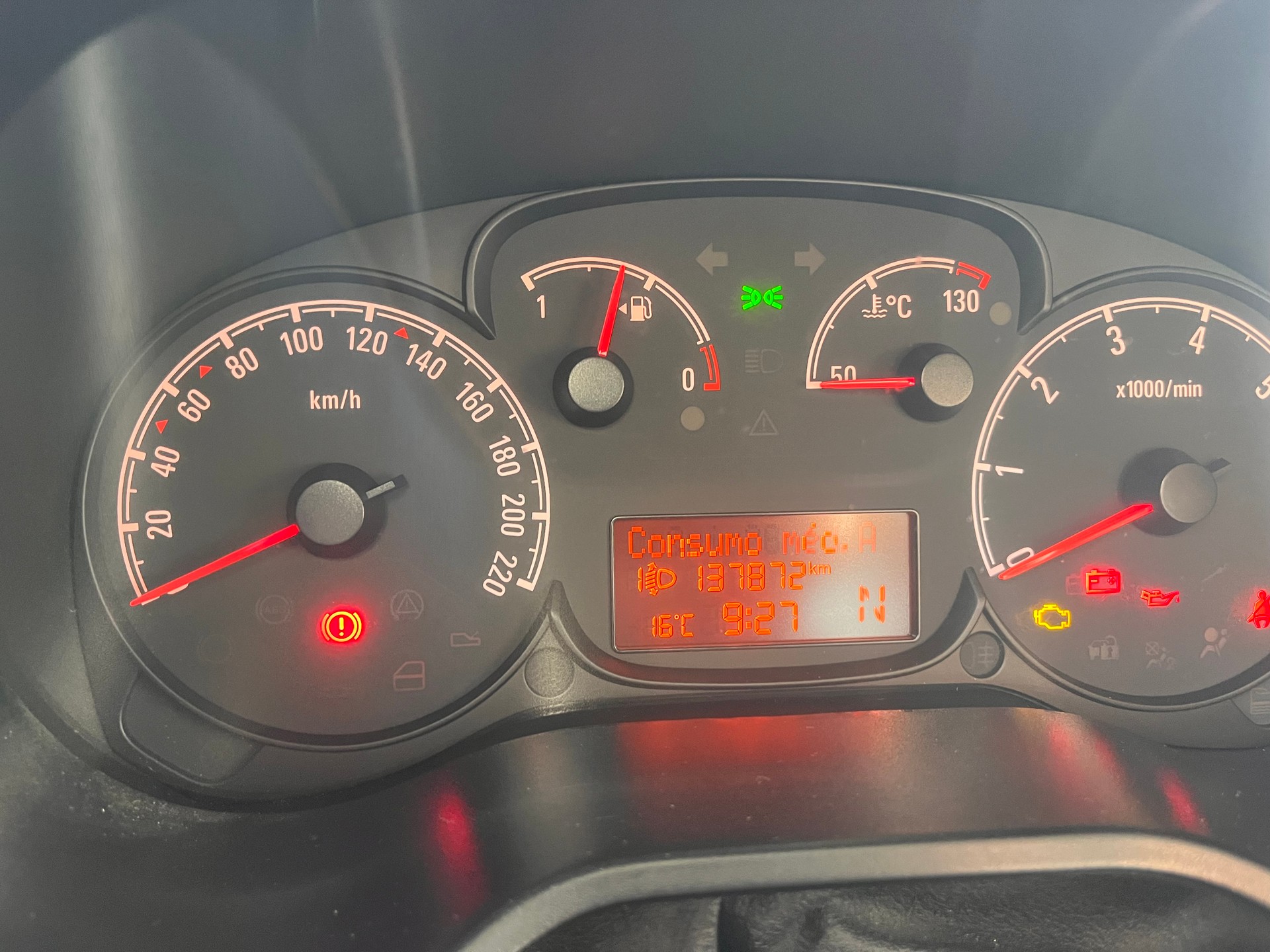 RENAULT Master T35 2.5dCi L2H2-image-6