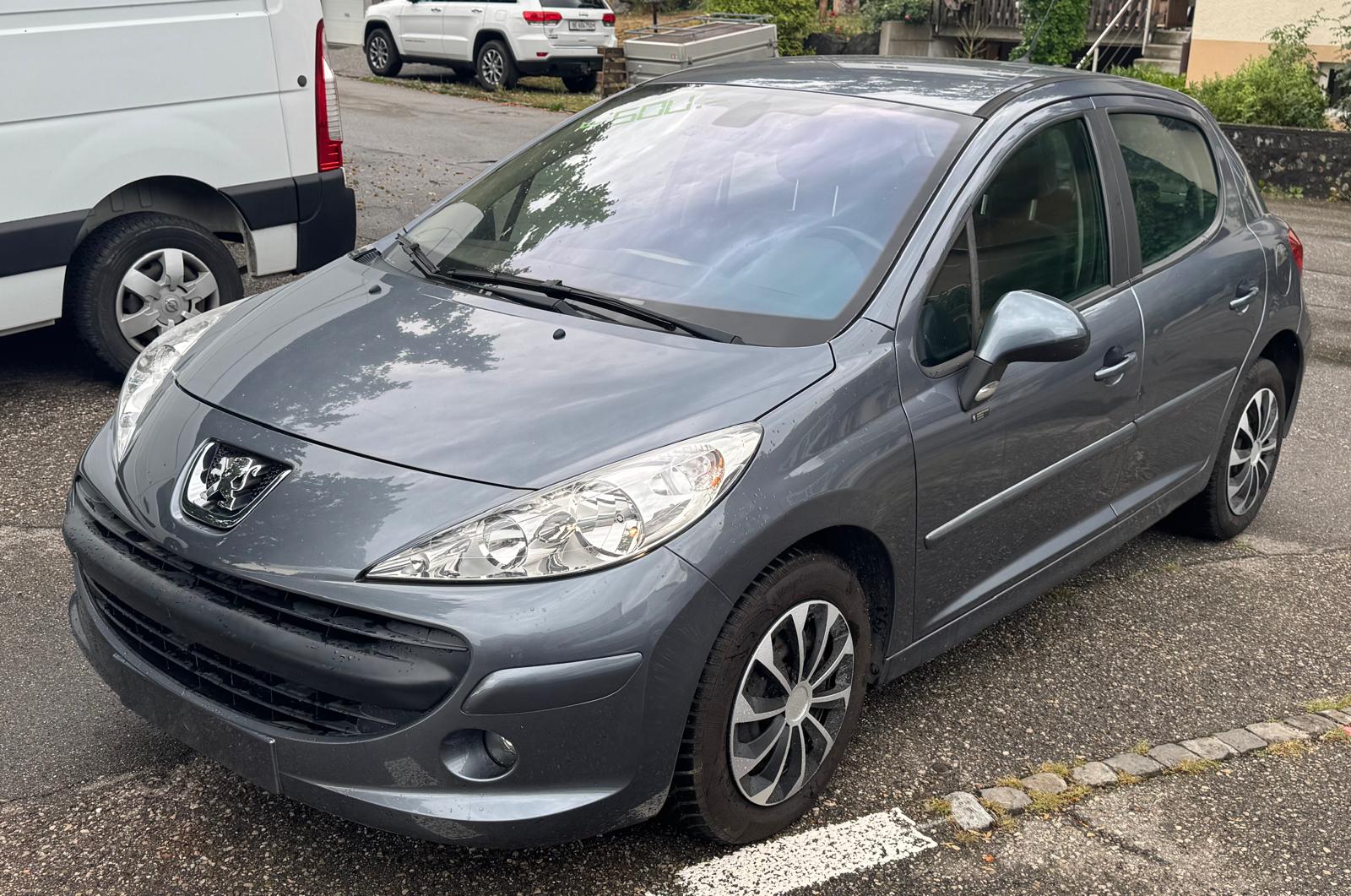PEUGEOT 207 1.6 16V XT Automatic-image-2