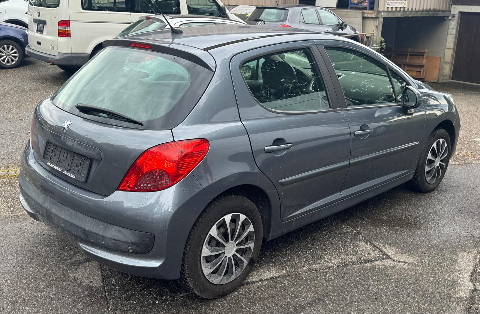 PEUGEOT 207 1.6 16V XT Automatic-image-4