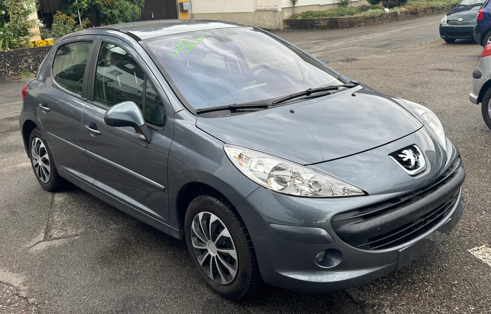 PEUGEOT 207 1.6 16V XT Automatic-image-1