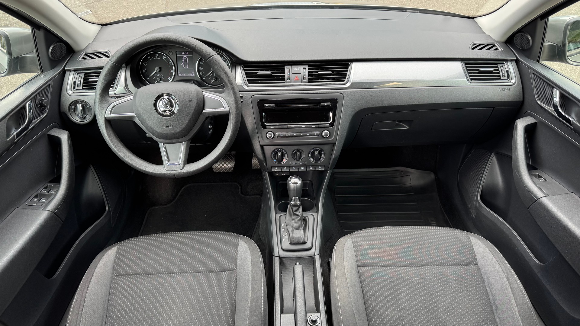 SKODA 1.4 TSI Ambition DSG-image-4