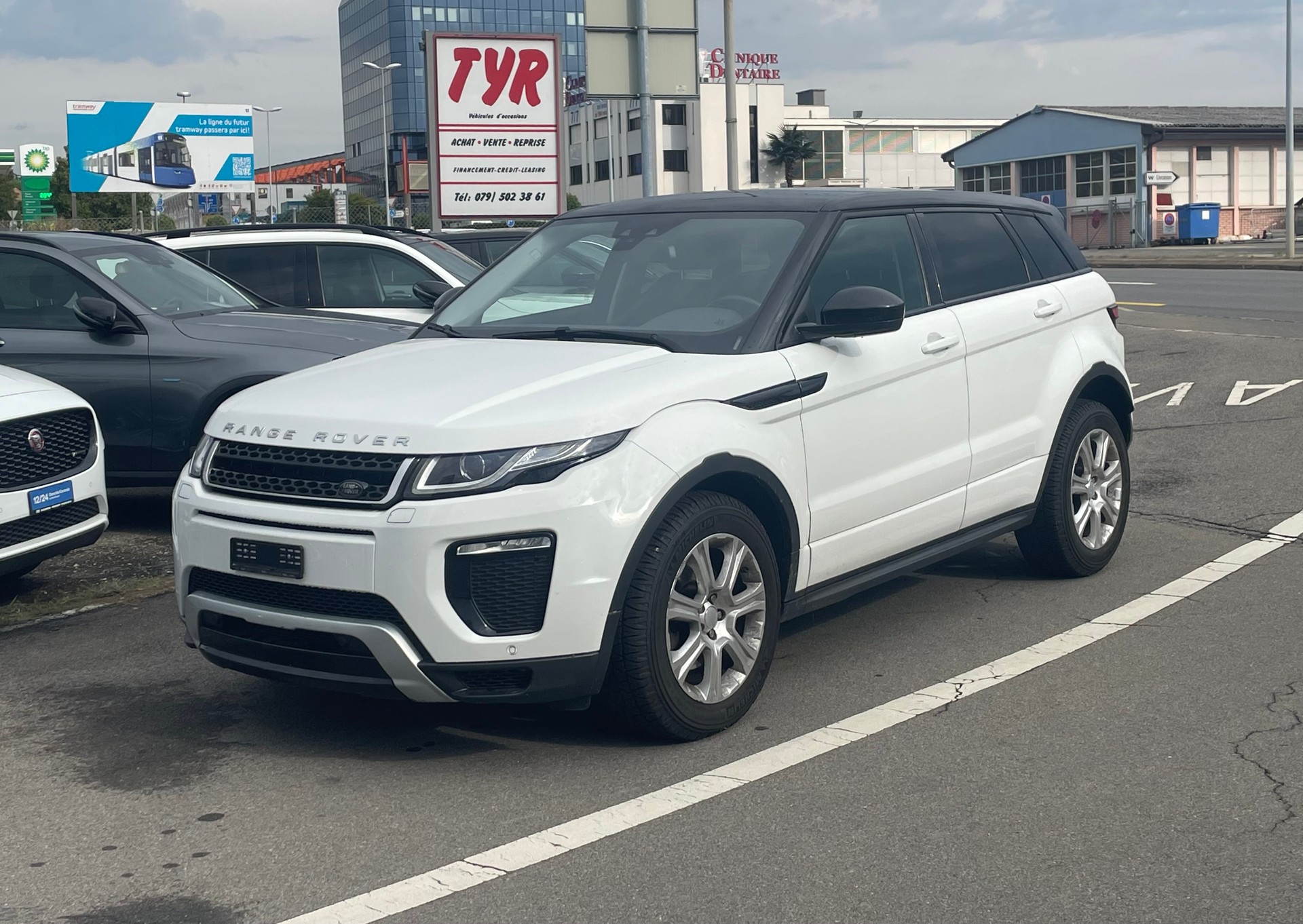 LAND ROVER Range Rover Evoque 2.0 TD4 HSE Dynamic AT9-image-0