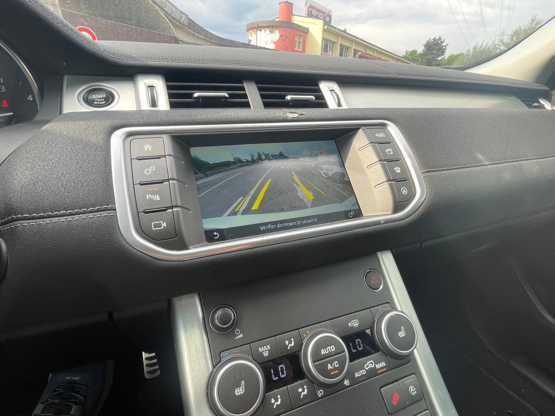 LAND ROVER Range Rover Evoque 2.0 TD4 HSE Dynamic AT9-image-11