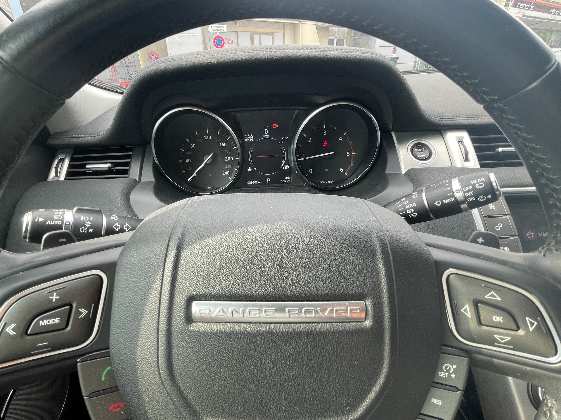 LAND ROVER Range Rover Evoque 2.0 TD4 HSE Dynamic AT9-image-10