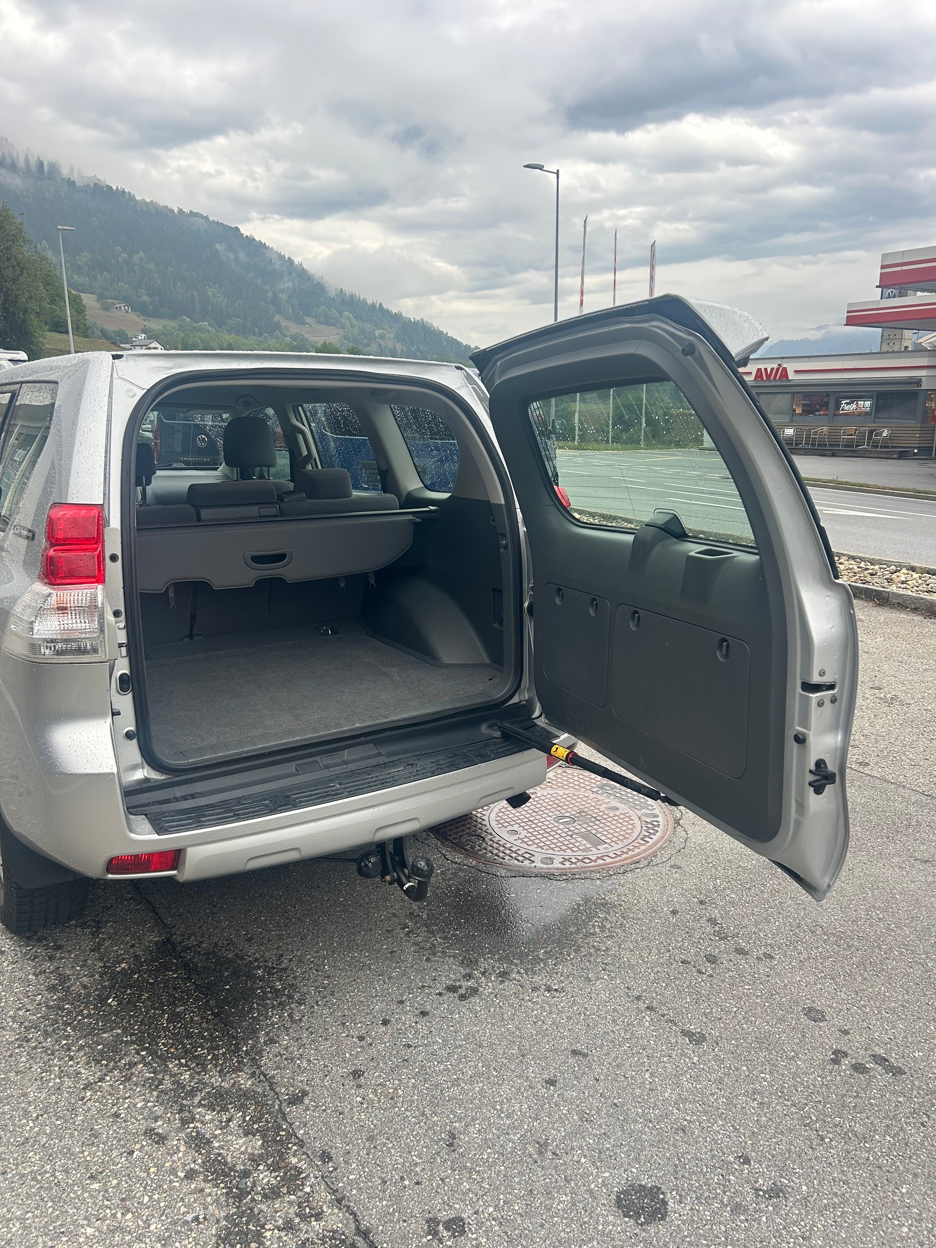 TOYOTA Landcruiser 3.0 60th Anniversary-image-6