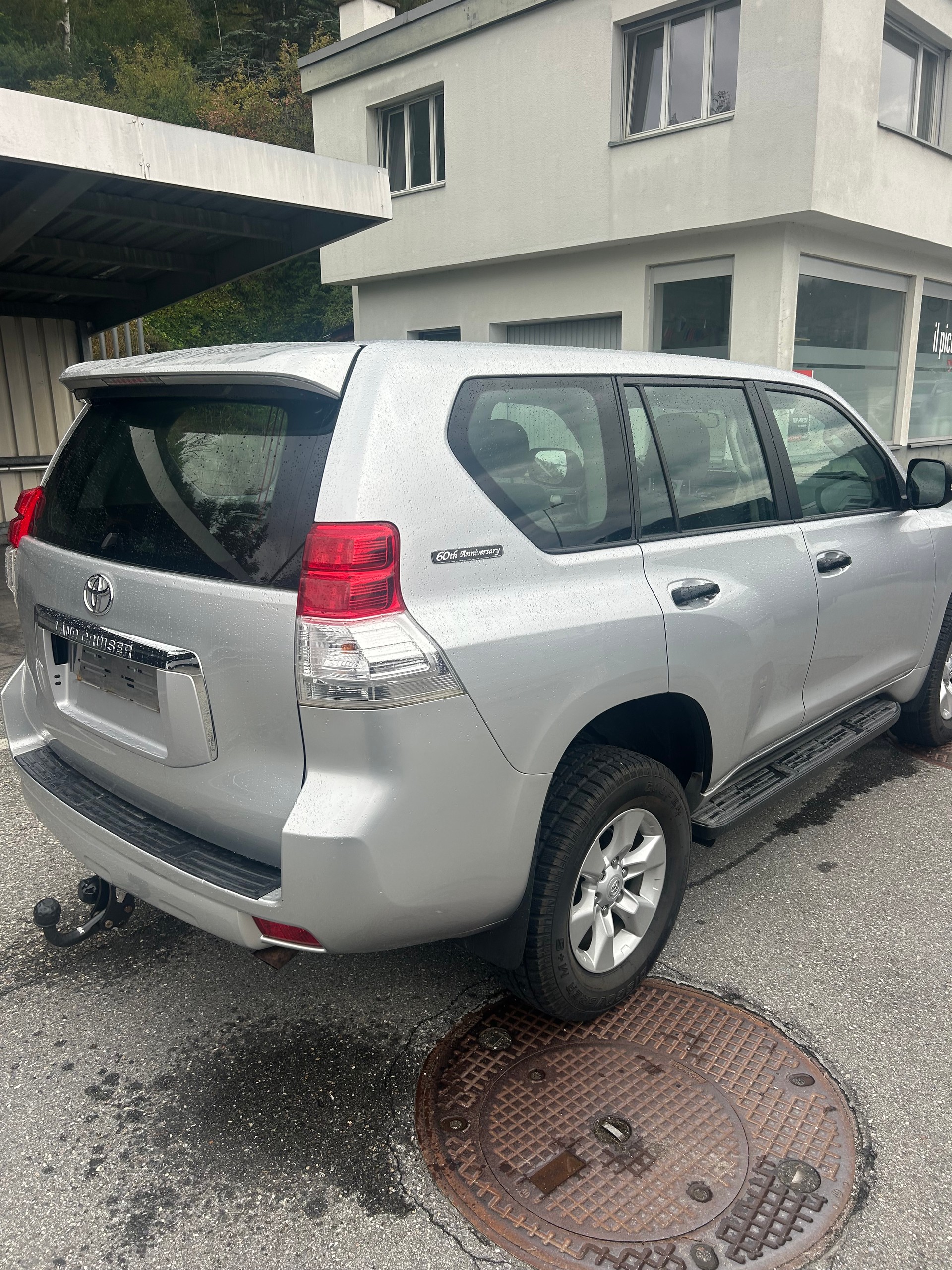 TOYOTA Landcruiser 3.0 60th Anniversary-image-4