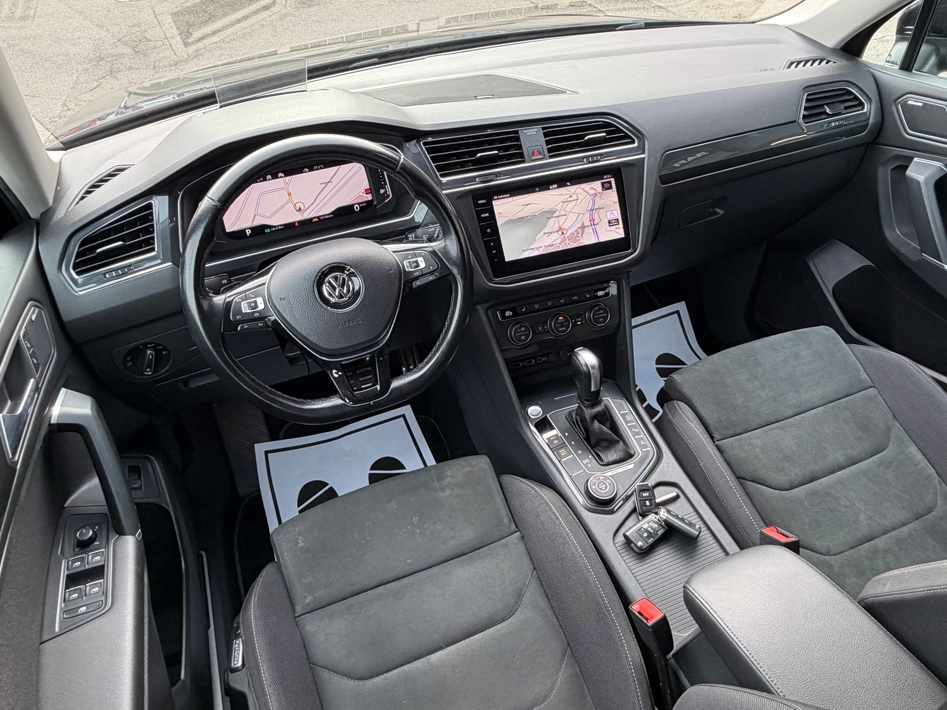 VW Tiguan Allspace R-Line 2.0 TDI SCR Highline 4Motion DSG-image-9