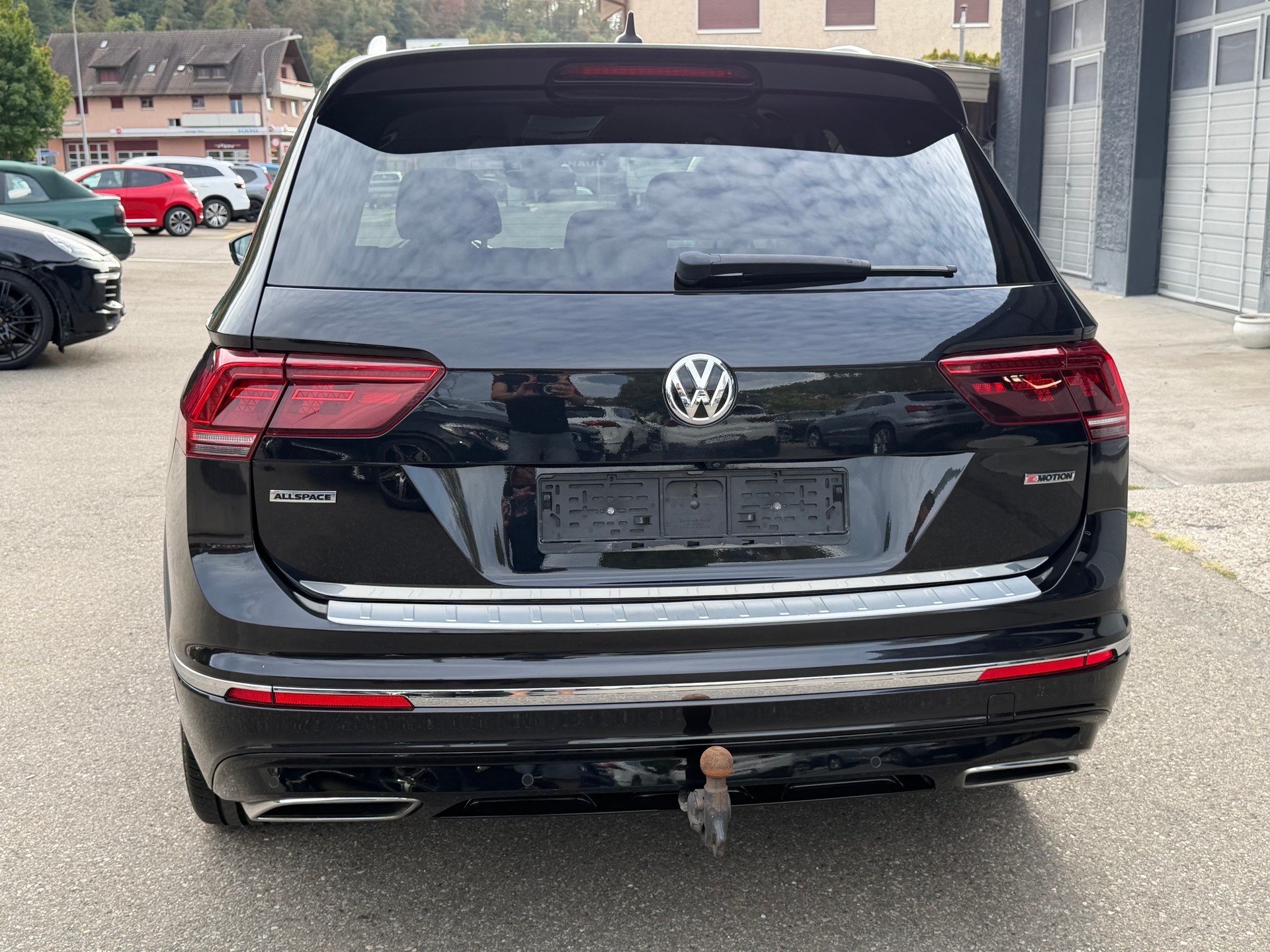 VW Tiguan Allspace R-Line 2.0 TDI SCR Highline 4Motion DSG-image-6