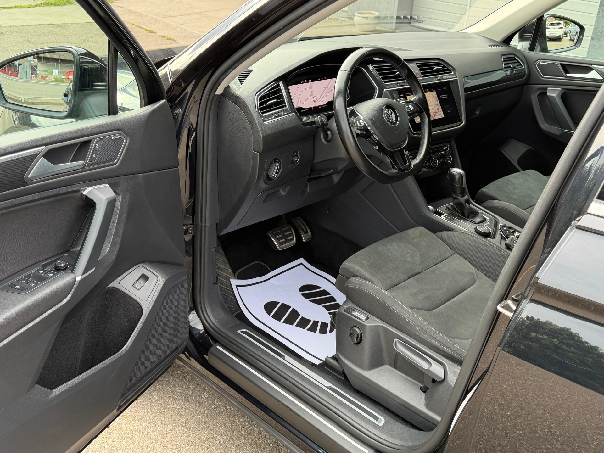 VW Tiguan Allspace R-Line 2.0 TDI SCR Highline 4Motion DSG-image-8