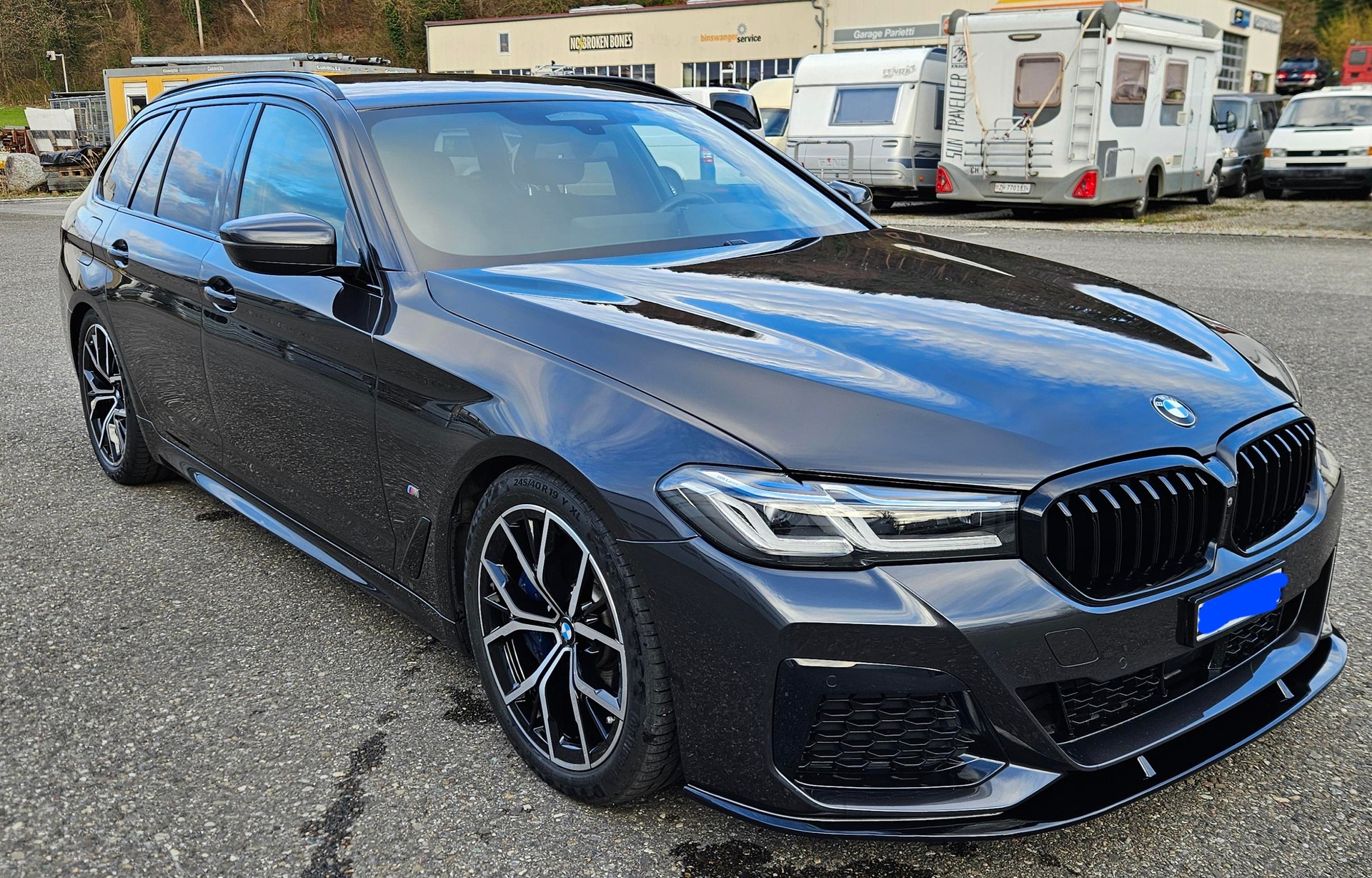 BMW 530d xDrive 48V Touring M Sport Steptronic-image-6