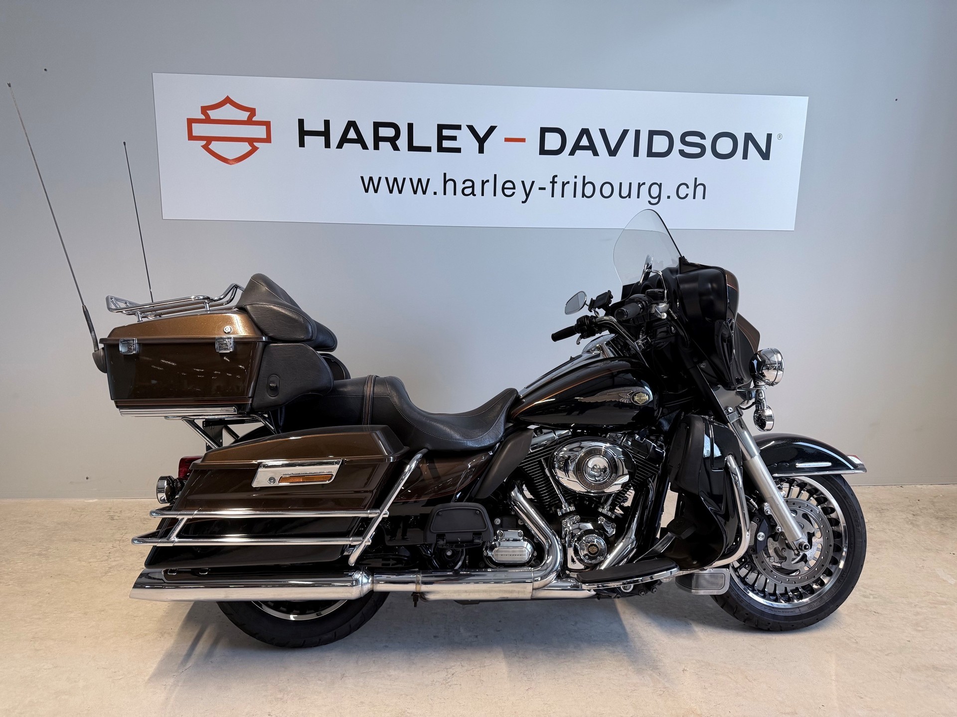 HARLEY-DAVIDSON FLHTK Electra Glide Ultra Limited Anniversary