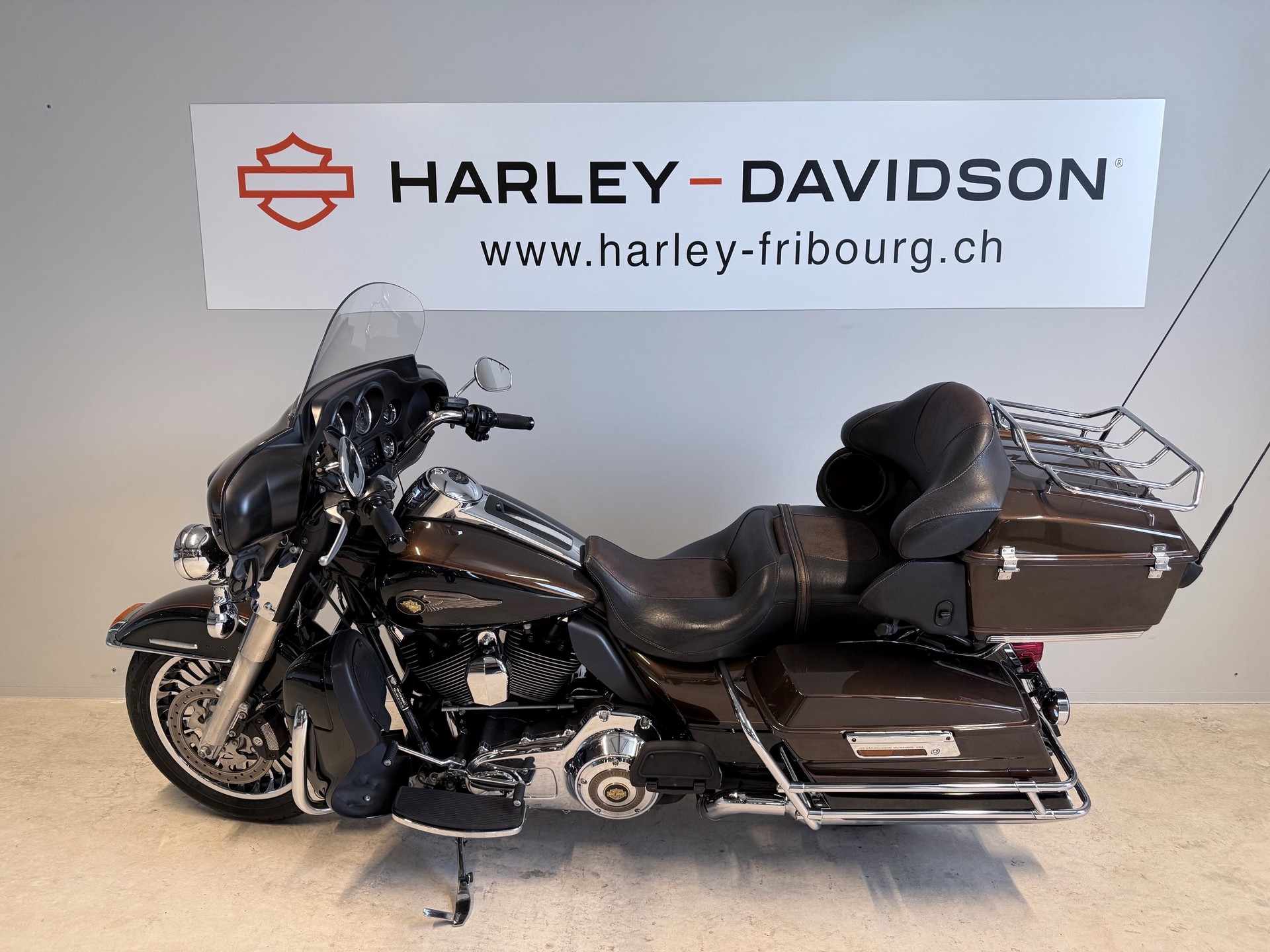 HARLEY-DAVIDSON FLHTK Electra Glide Ultra Limited Anniversary-showroom-element-3