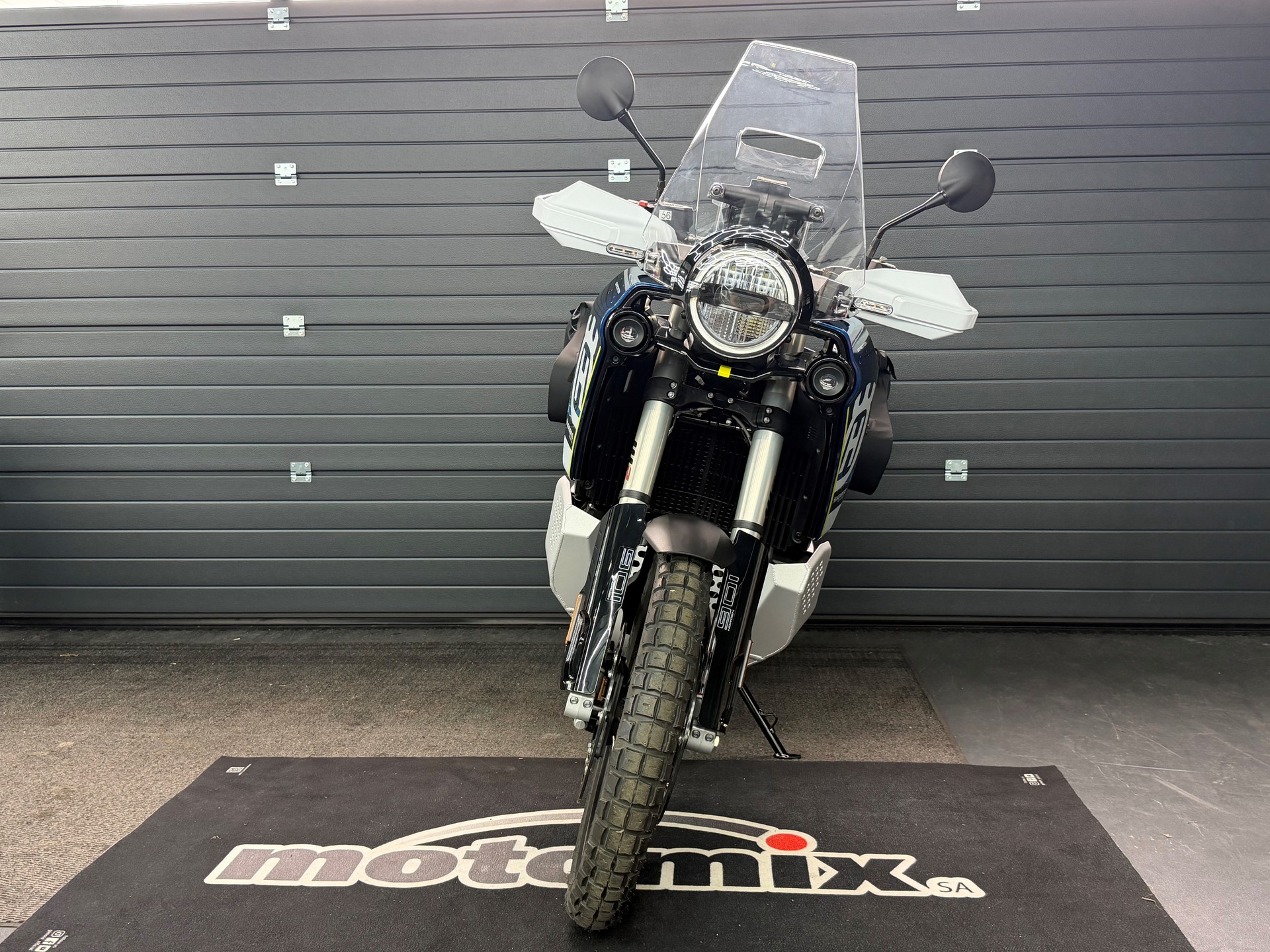 HUSQVARNA Norden 901 Expedition-showroom-element-1