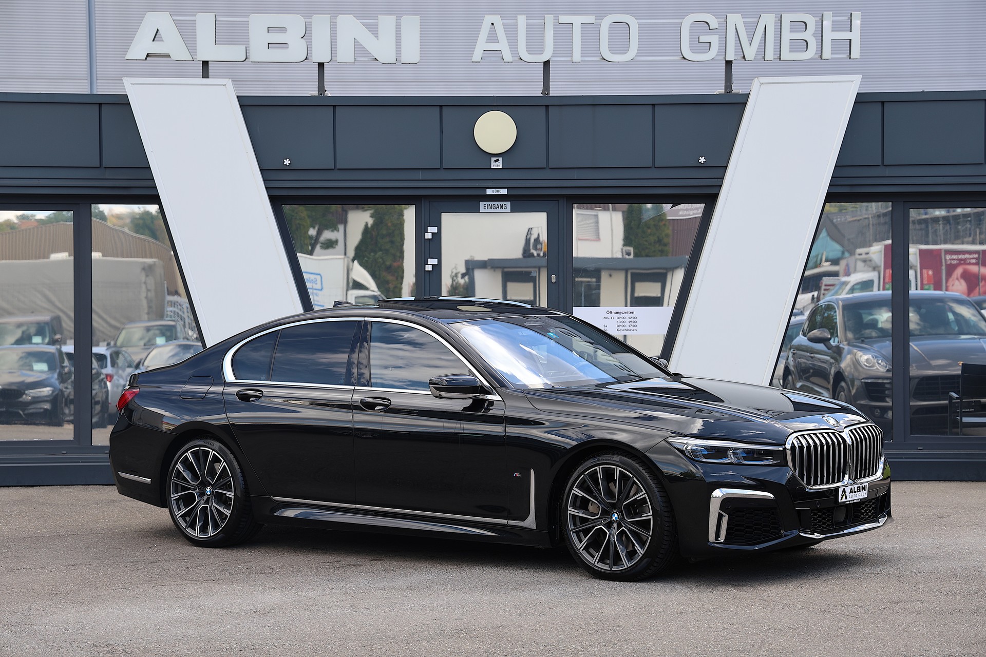 BMW 750d M-Sport xDrive SAG-showroom-element-1
