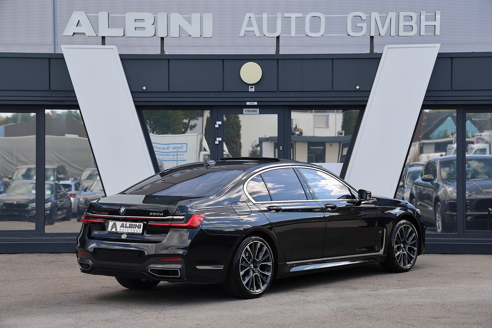 BMW 750d M-Sport xDrive SAG-showroom-element-2