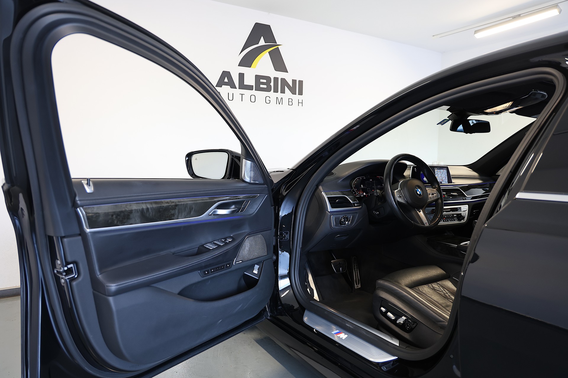 BMW 750d M-Sport xDrive SAG-image-5
