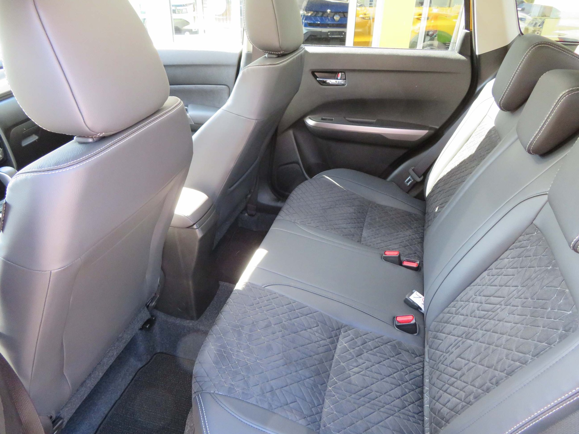 SUZUKI Vitara 1.4 T Piz Sulai Top Hybrid 4x4-image-9