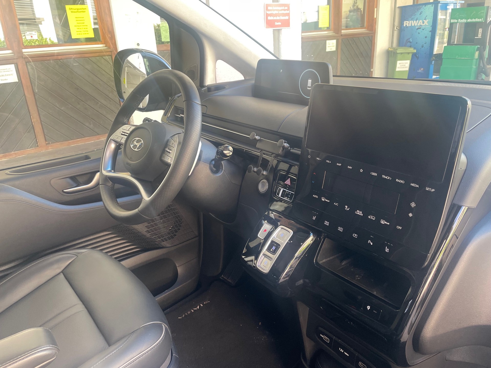 HYUNDAI Staria Premium 2.2 CRDi Vertex 4WD , 8 St.-Automat, 7 Sitze, Leder, Sitzh.-Kühlung, Navigation usw. Werksgarantie!-image-8