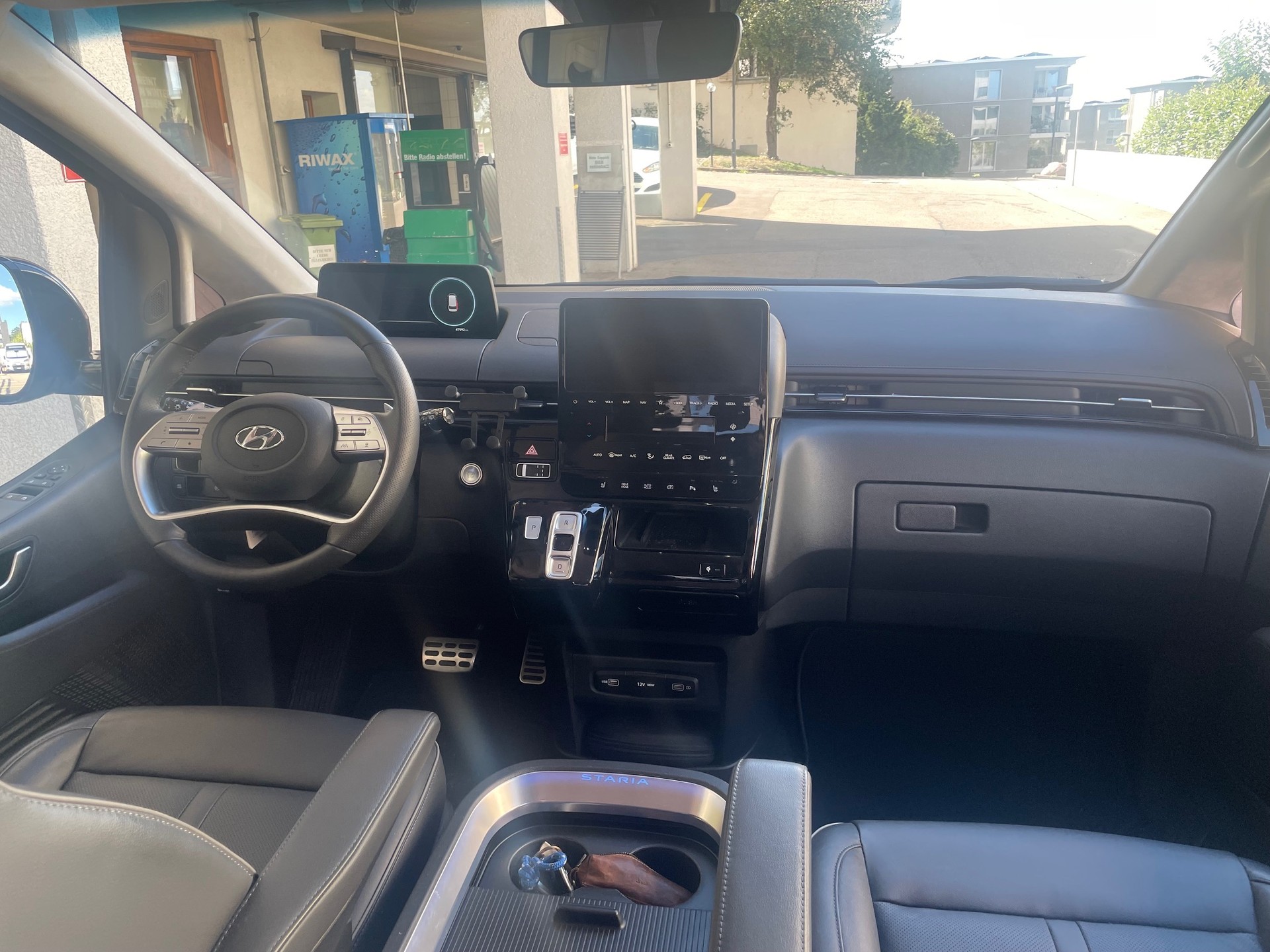HYUNDAI Staria Premium 2.2 CRDi Vertex 4WD , 8 St.-Automat, 7 Sitze, Leder, Sitzh.-Kühlung, Navigation usw. Werksgarantie!-image-11