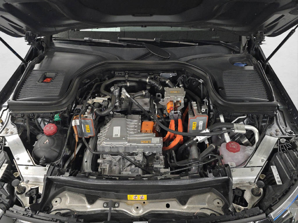 MERCEDES-BENZ EQC 400 AMG Line 4Matic-image-9