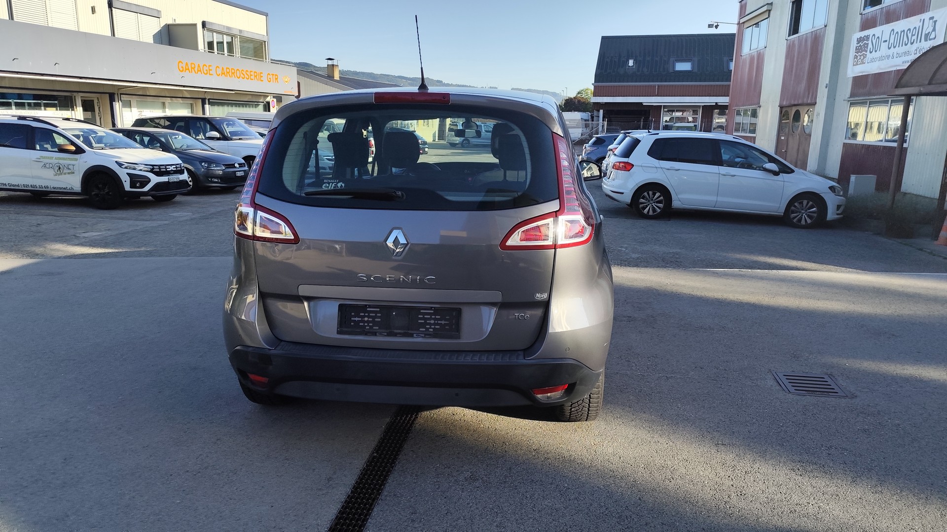 RENAULT Scénic 1.4 16V Turbo Dynamique-image-4