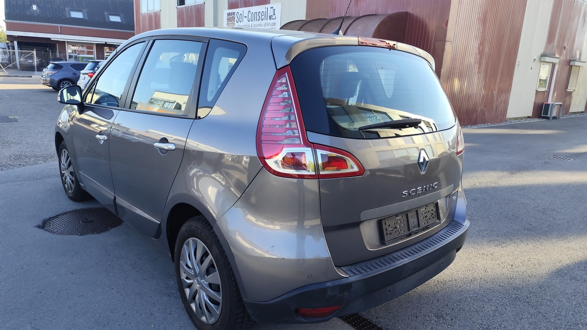 RENAULT Scénic 1.4 16V Turbo Dynamique-image-5
