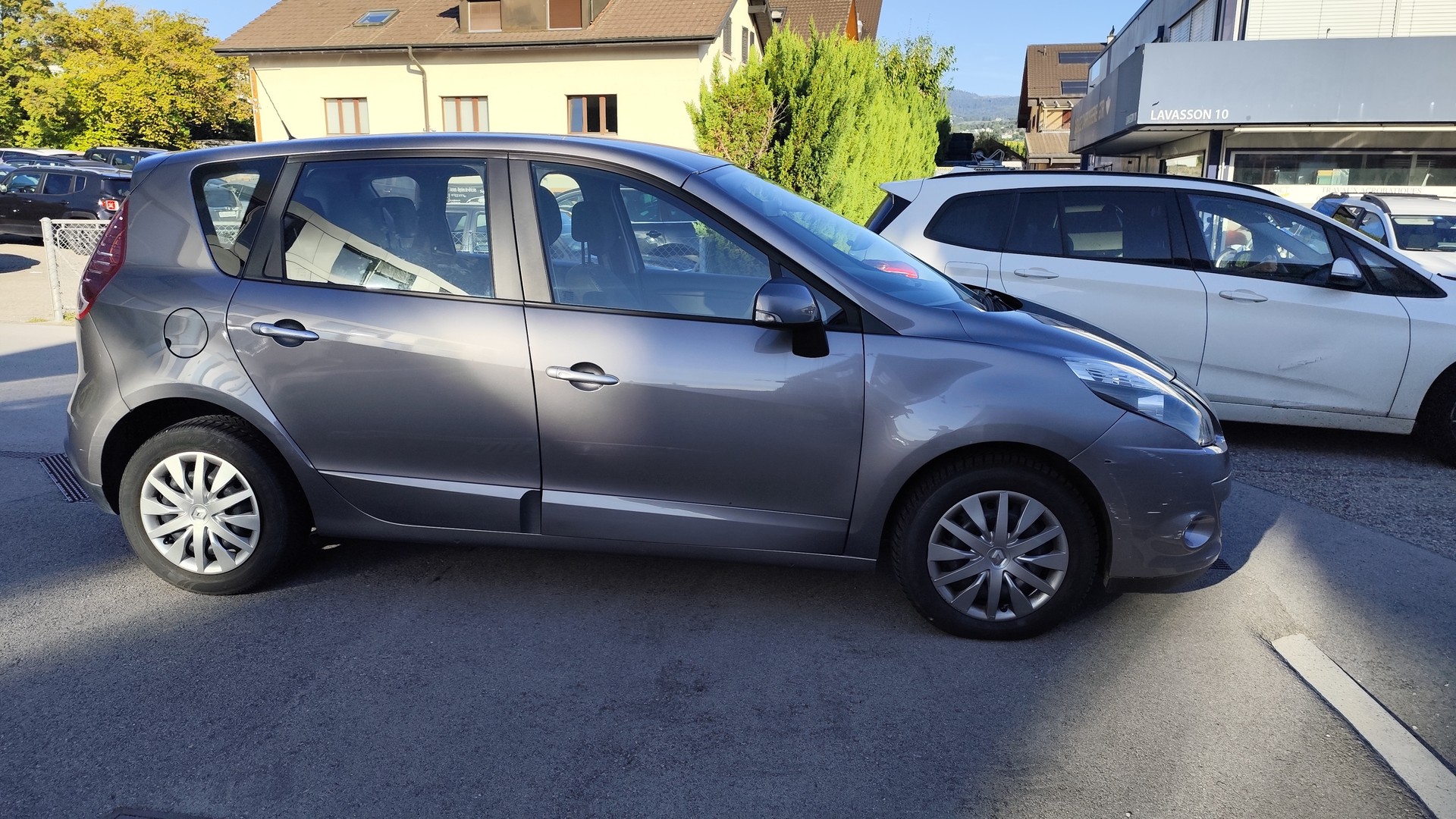 RENAULT Scénic 1.4 16V Turbo Dynamique-image-2