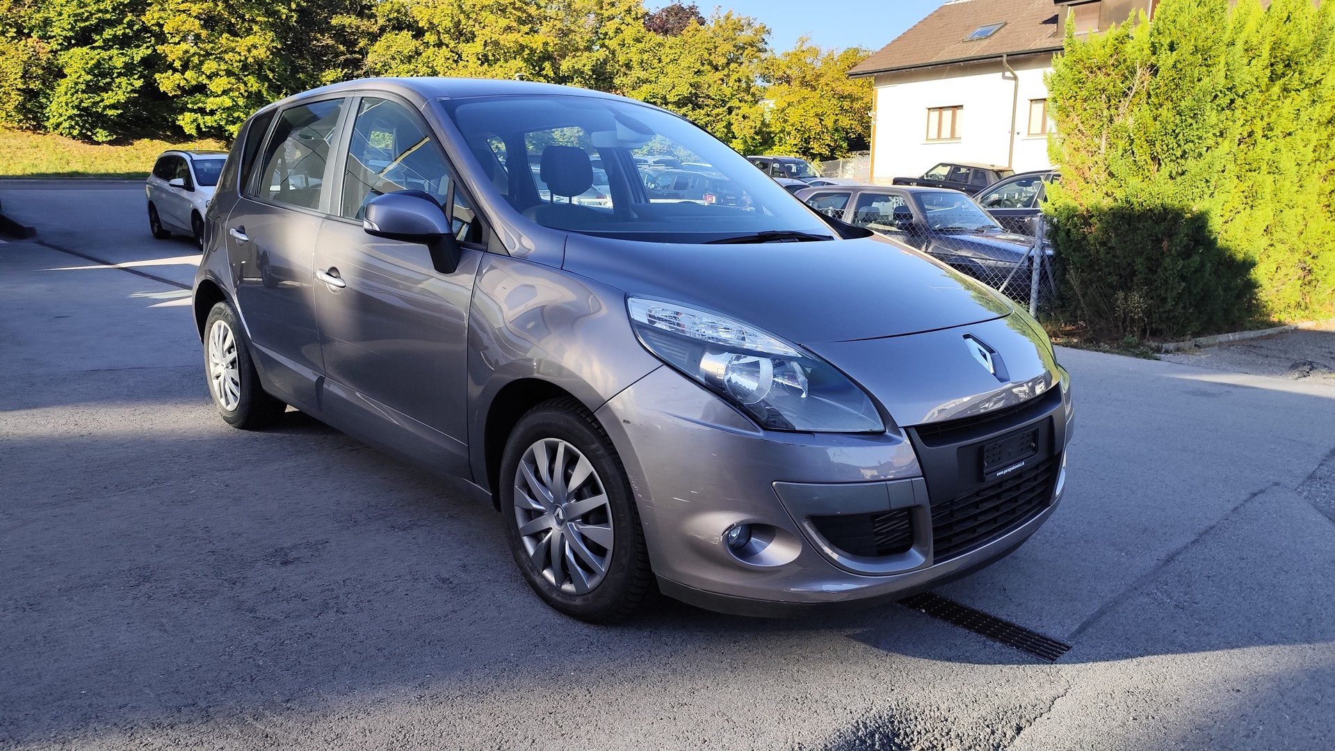 RENAULT Scénic 1.4 16V Turbo Dynamique-image-1