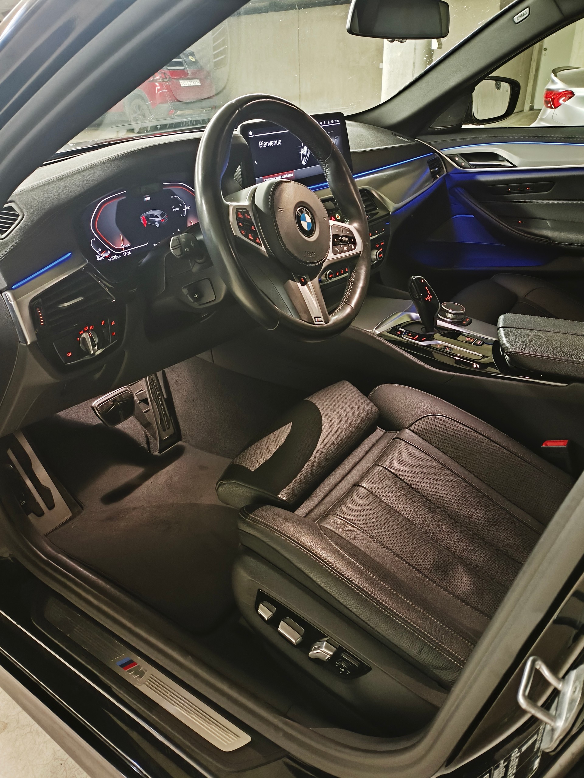BMW 520d xDrive 48V Touring Pure M Sport Edition-image-5