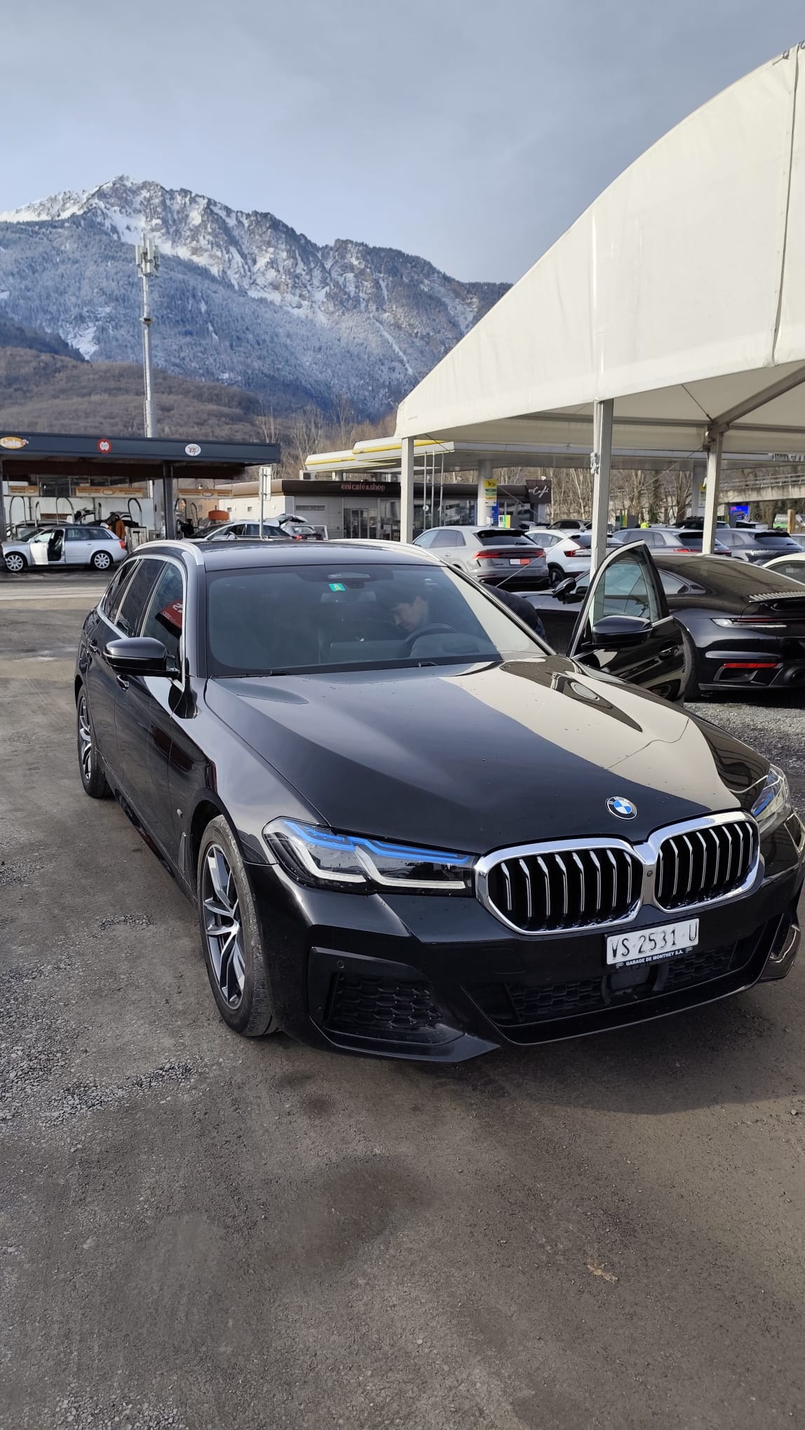 BMW 520d xDrive 48V Touring Pure M Sport Edition-image-2