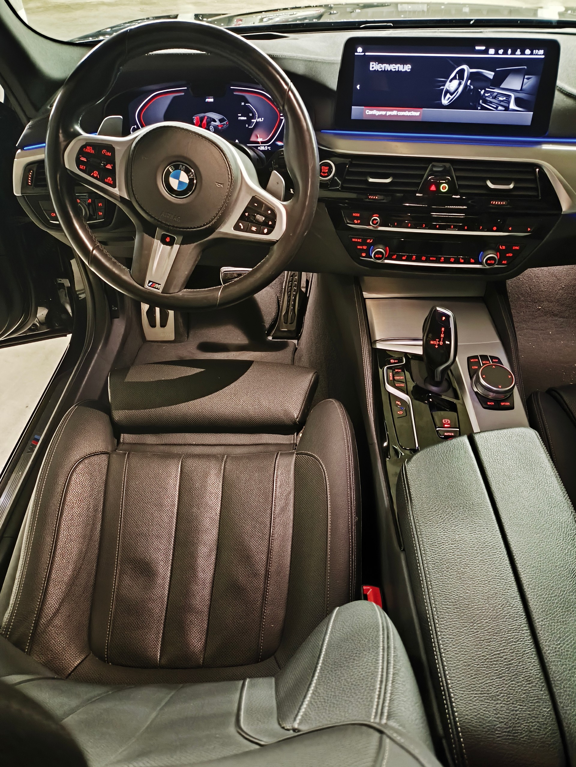 BMW 520d xDrive 48V Touring Pure M Sport Edition-image-4