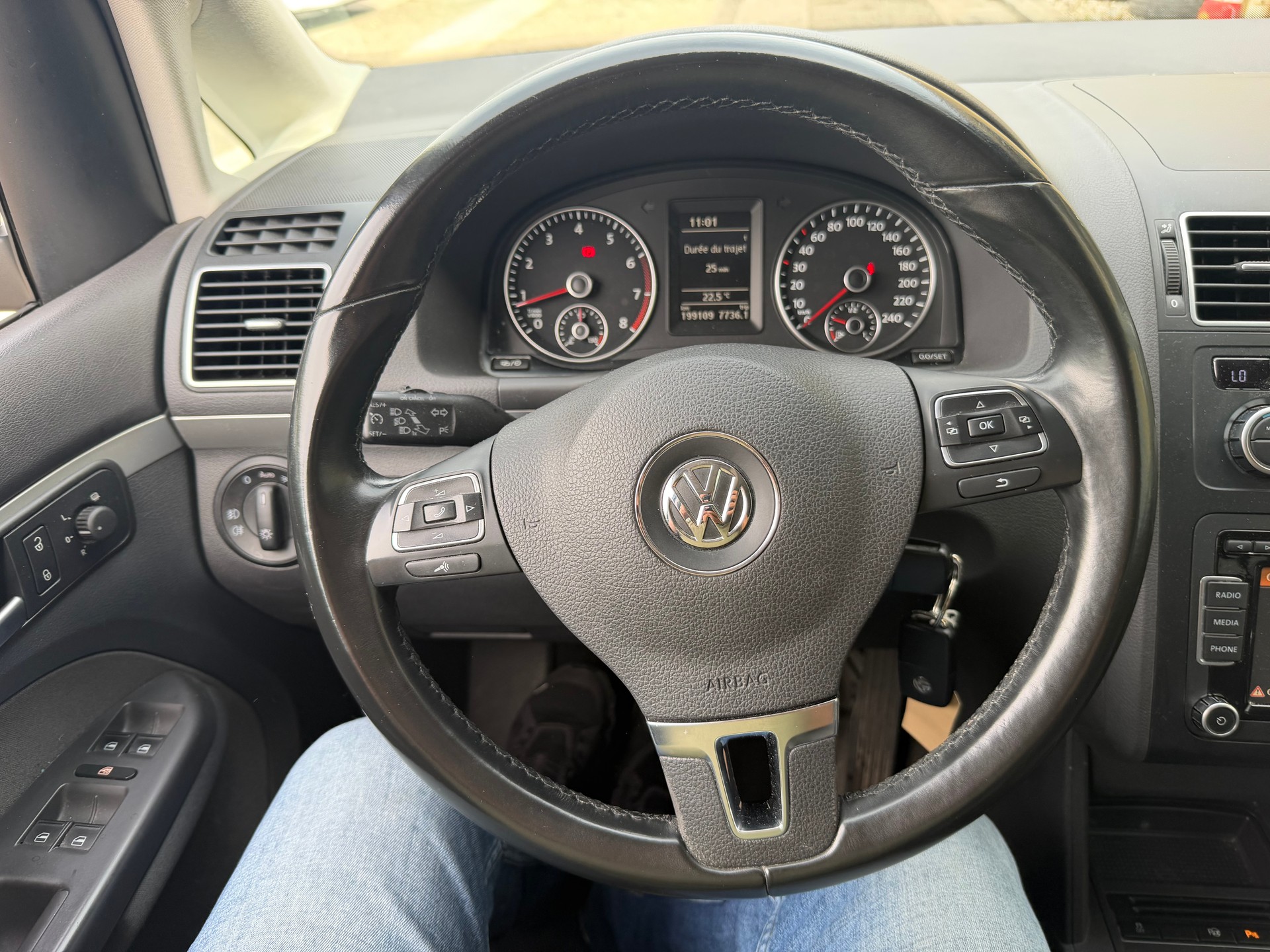 VW Touran 1.4 TSI Trendline-image-11