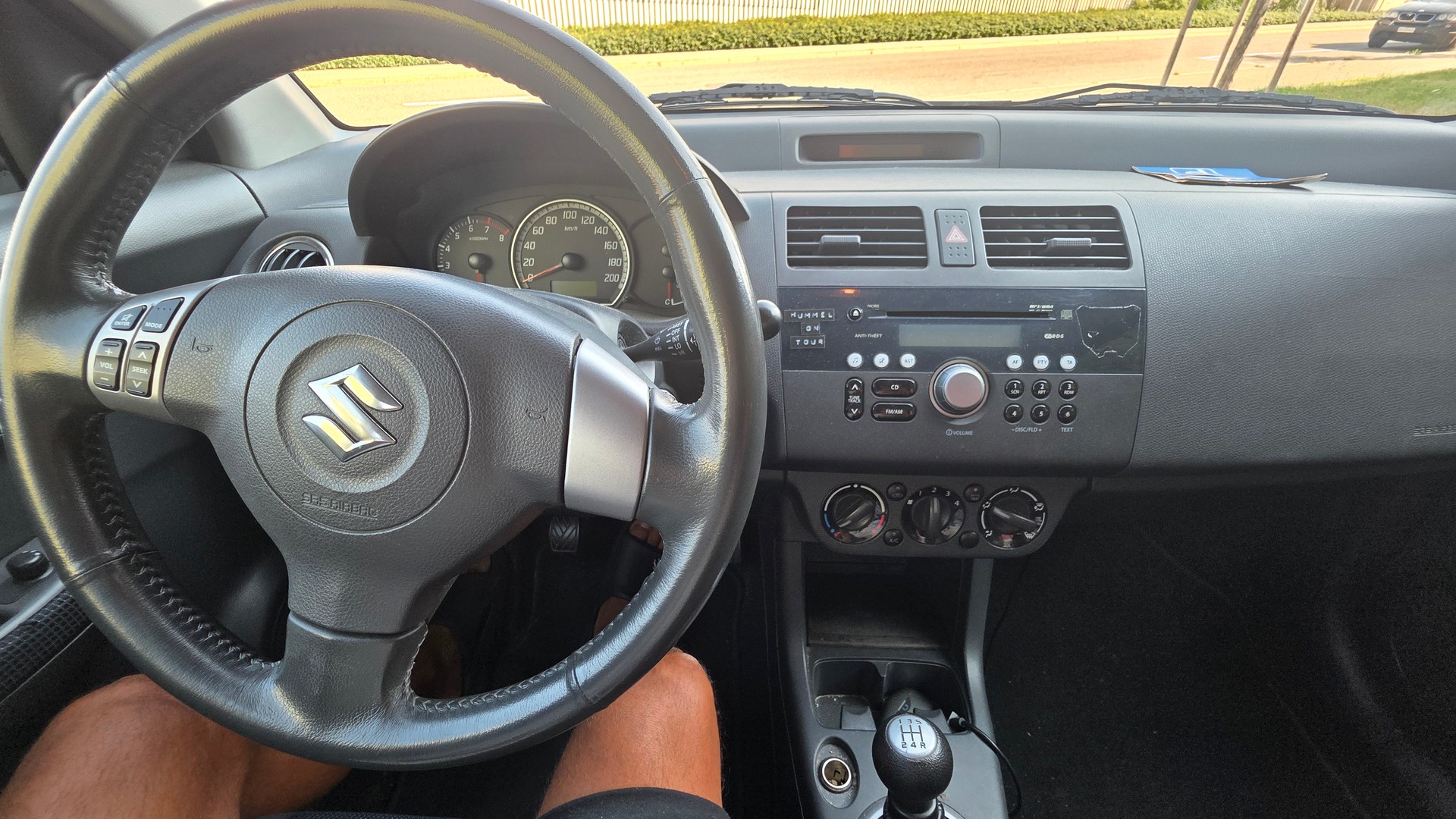 SUZUKI Swift 1.3i 16V GL-image-7