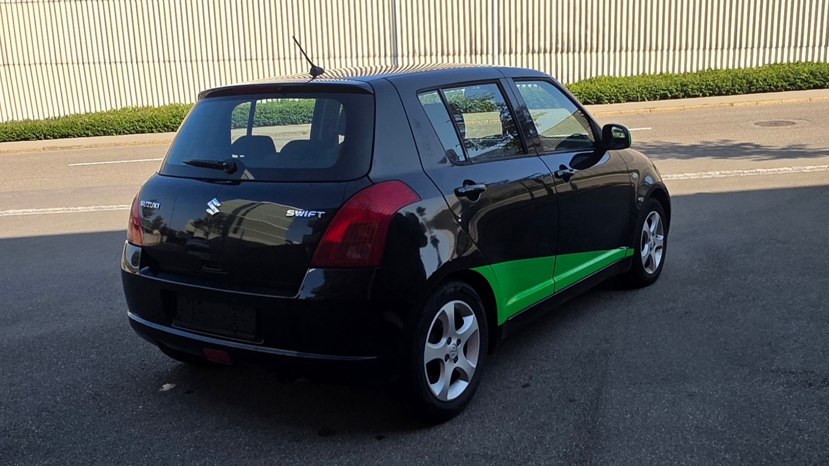 SUZUKI Swift 1.3i 16V GL-image-3